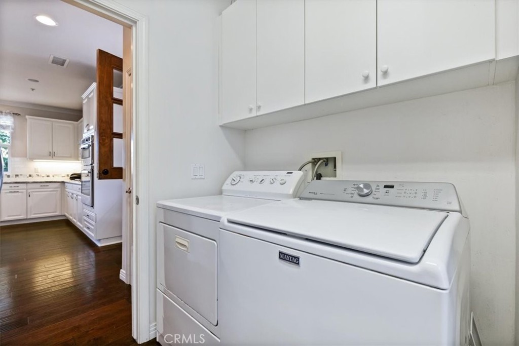 1090 Muscat Court