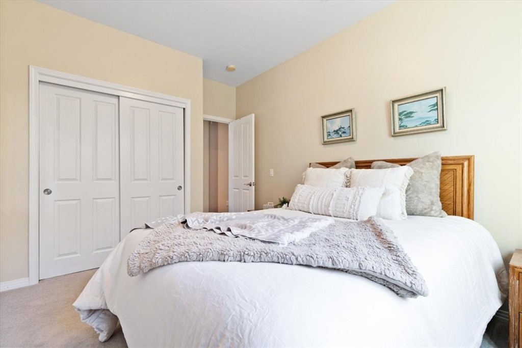 1090 Muscat Court
