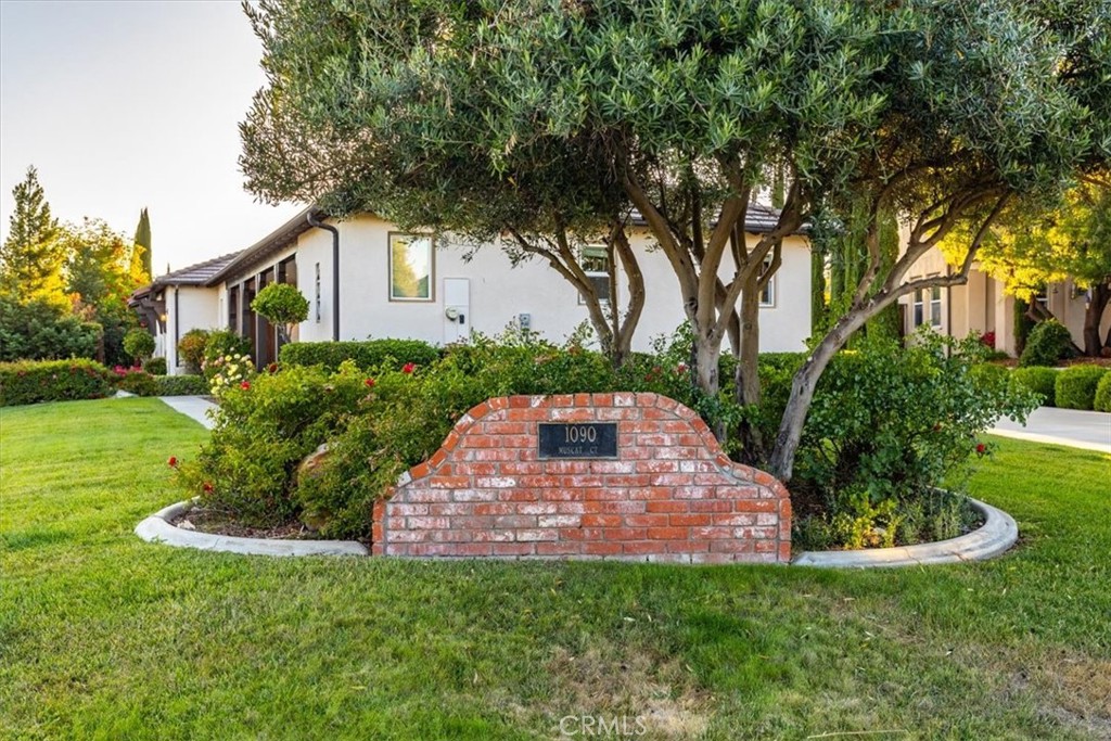 1090 Muscat Court