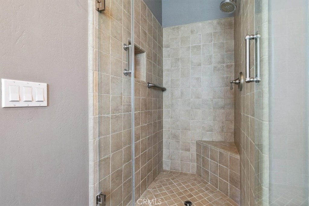 1090 Muscat Court