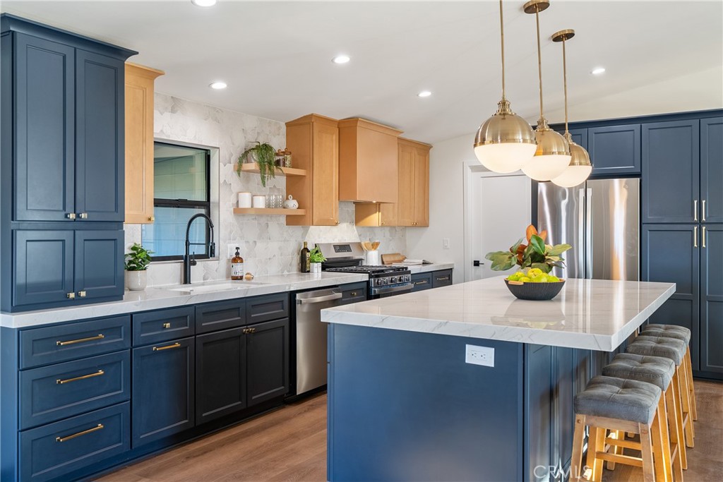 4475 Interlake