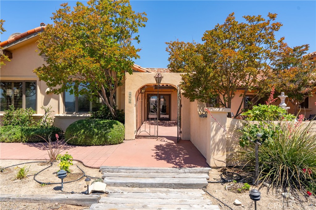 7568 Creston