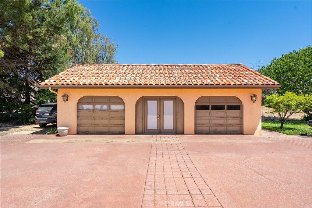 7568 Creston