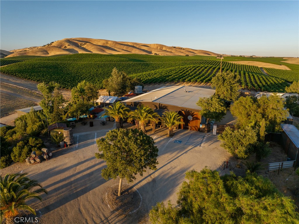 8585 Cross Canyons