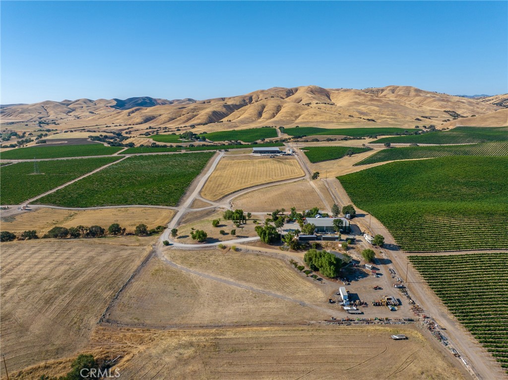 8585 Cross Canyons