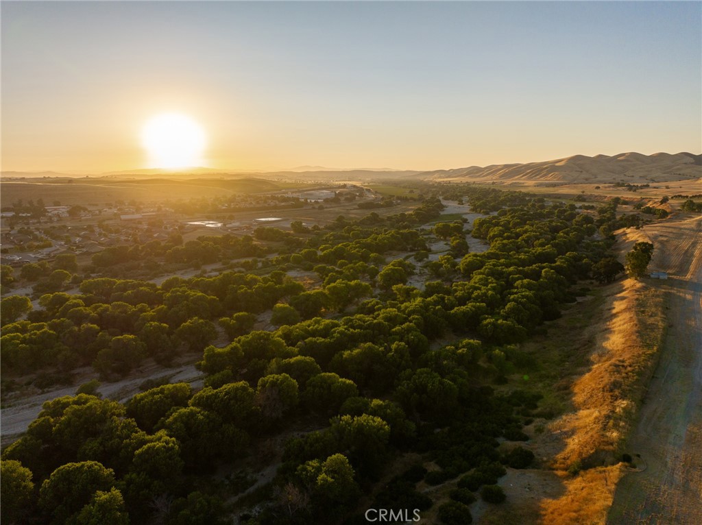 8585 Cross Canyons