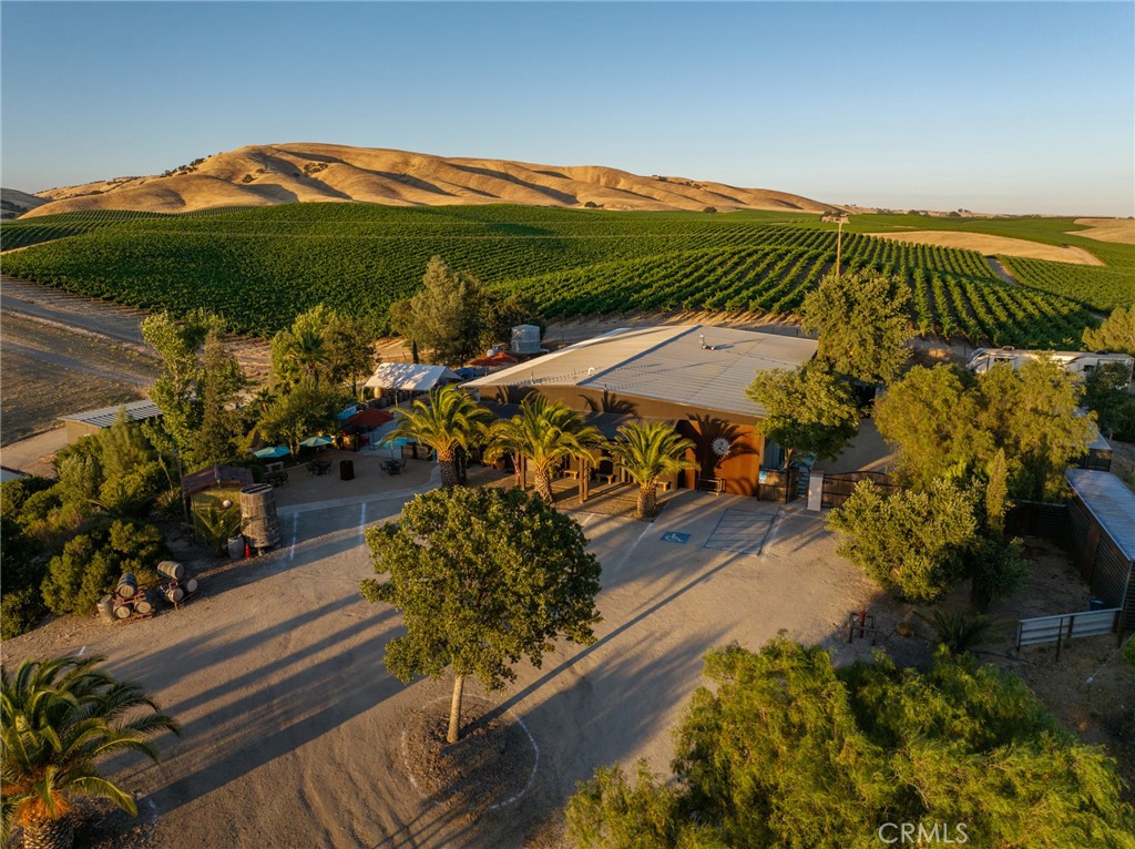 8585 Cross Canyons