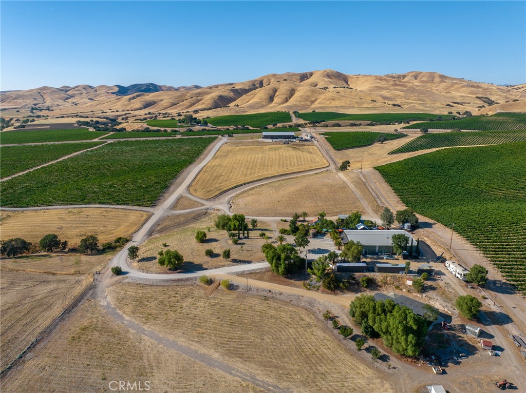 8585 Cross Canyons