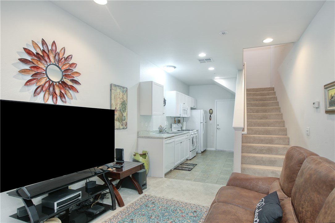 864 Lawrence