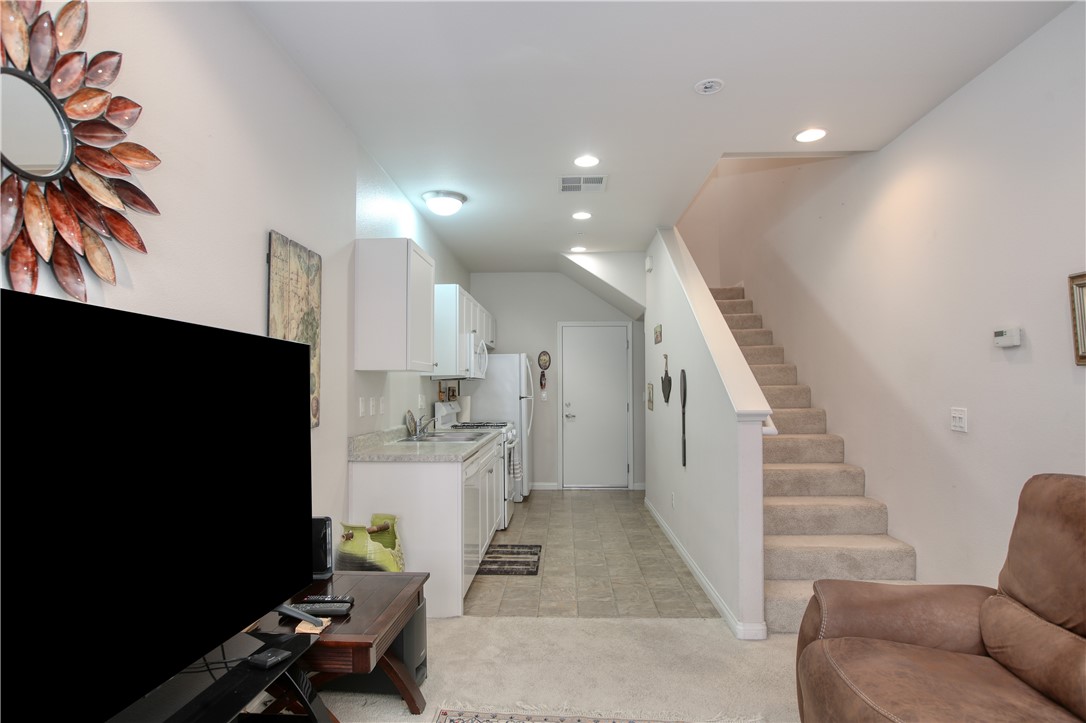 864 Lawrence