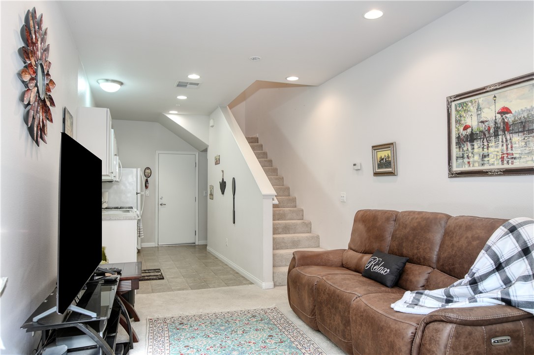 864 Lawrence