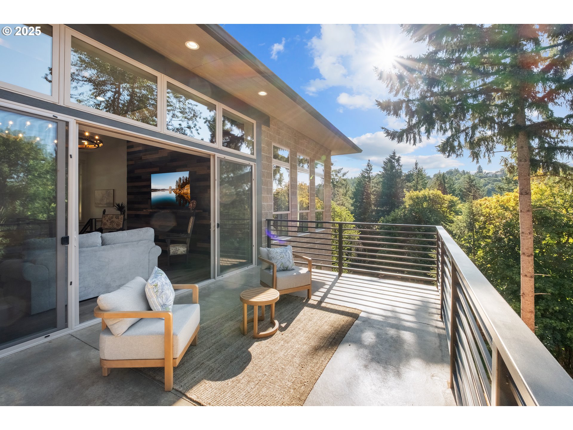 4005 CLOUDVIEW DR