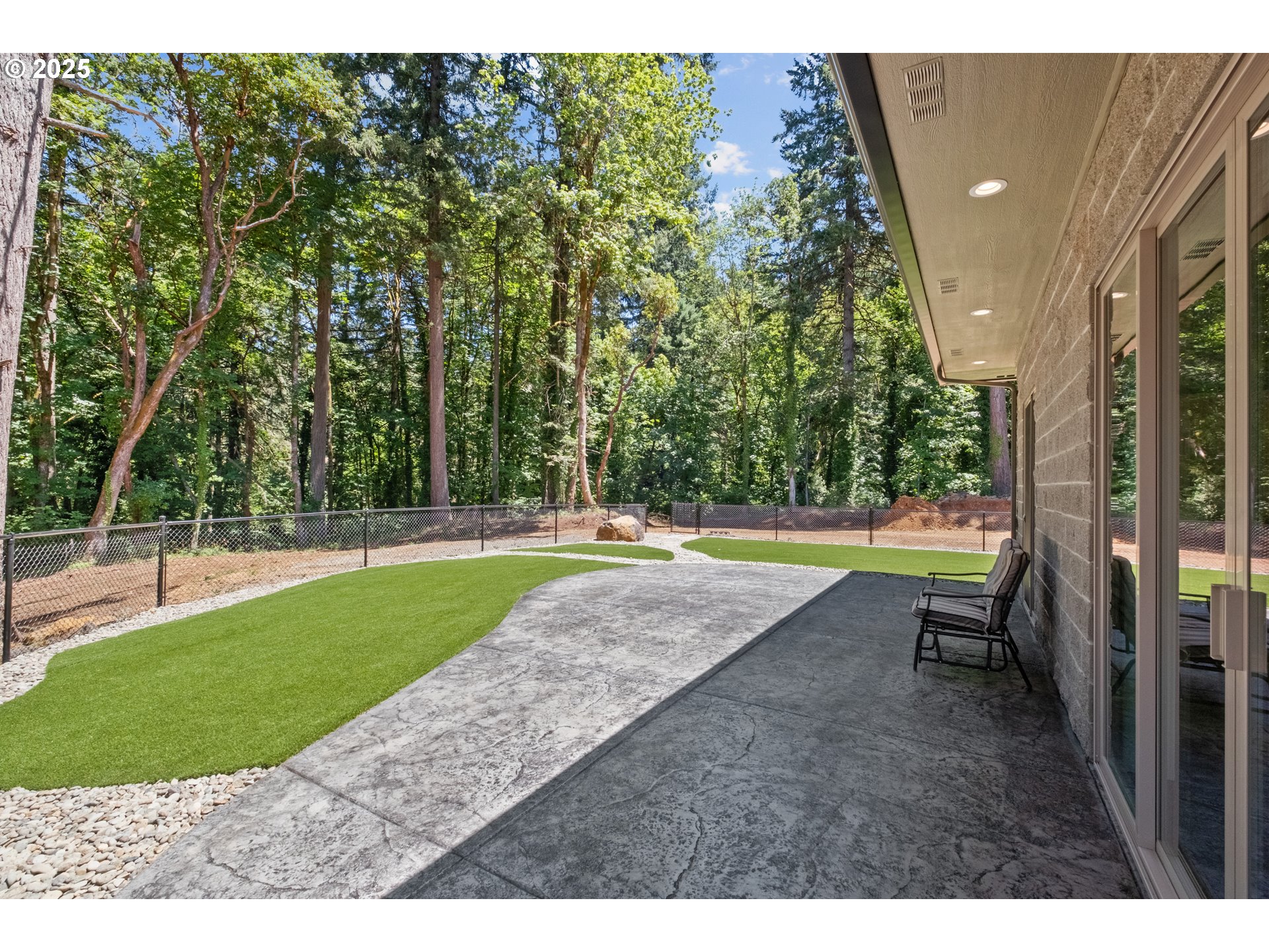 4005 CLOUDVIEW DR