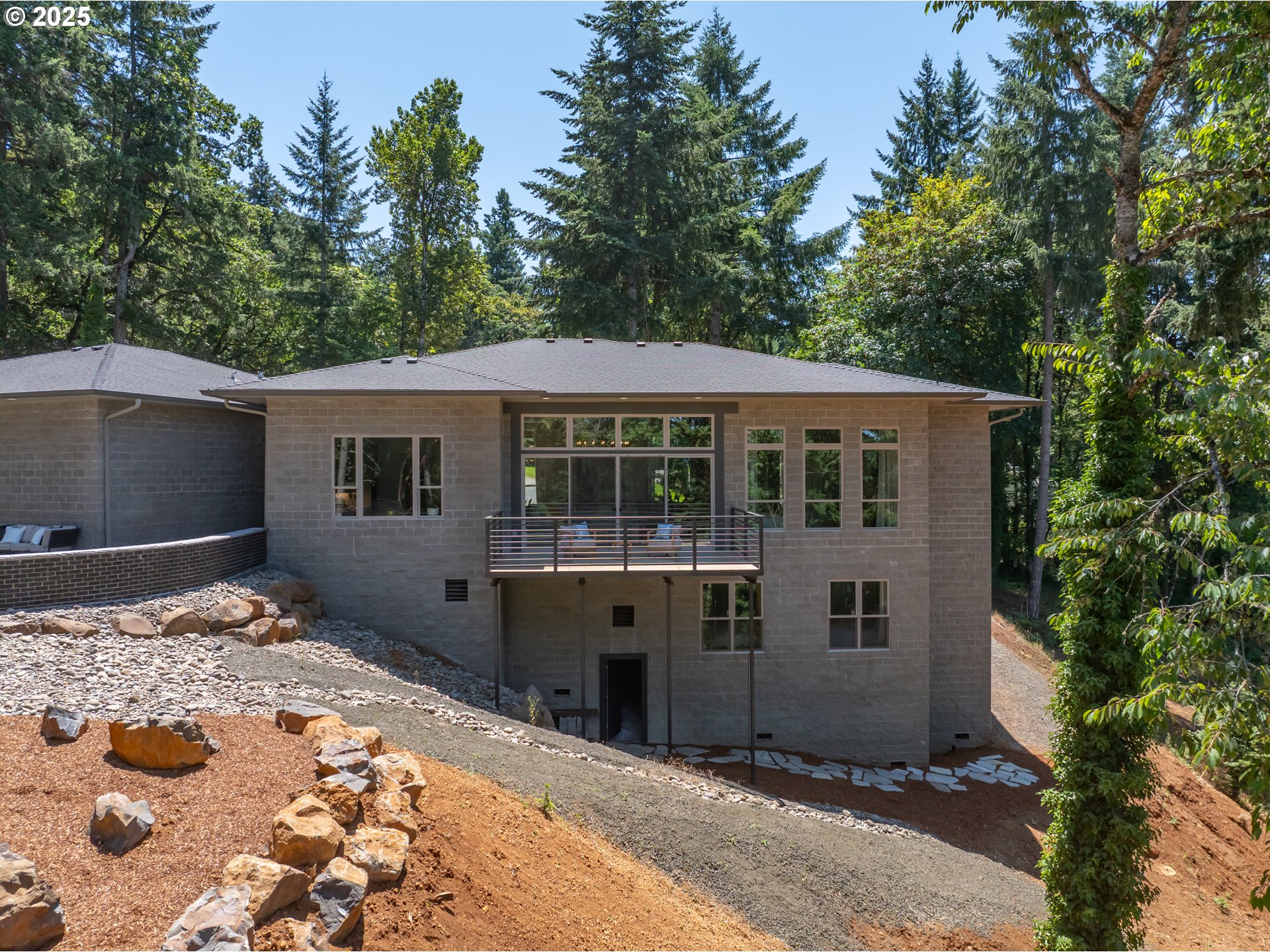 4005 CLOUDVIEW DR