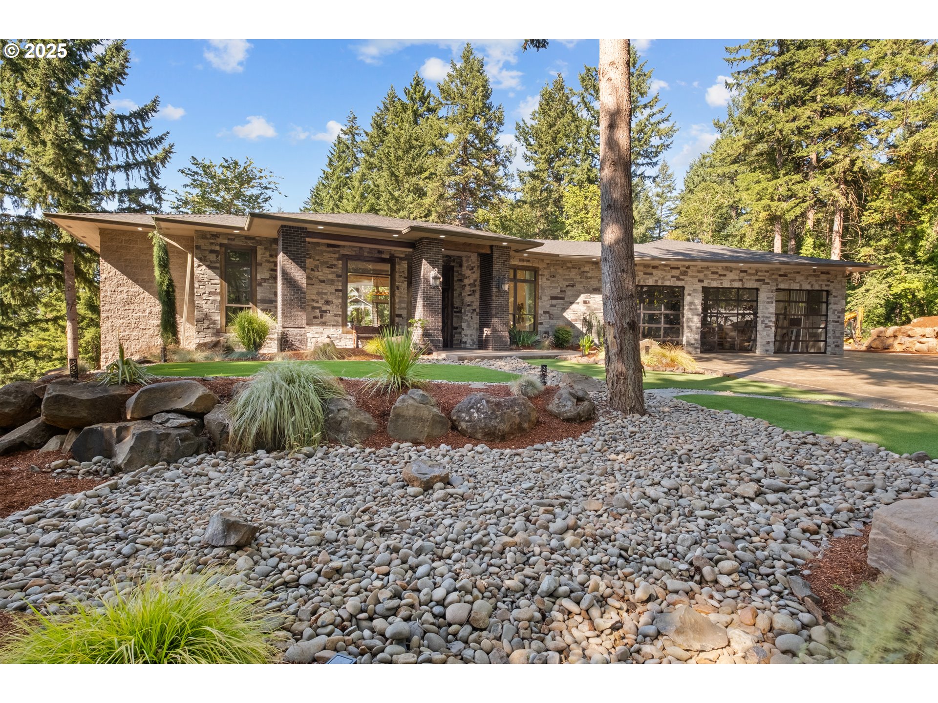 4005 CLOUDVIEW DR