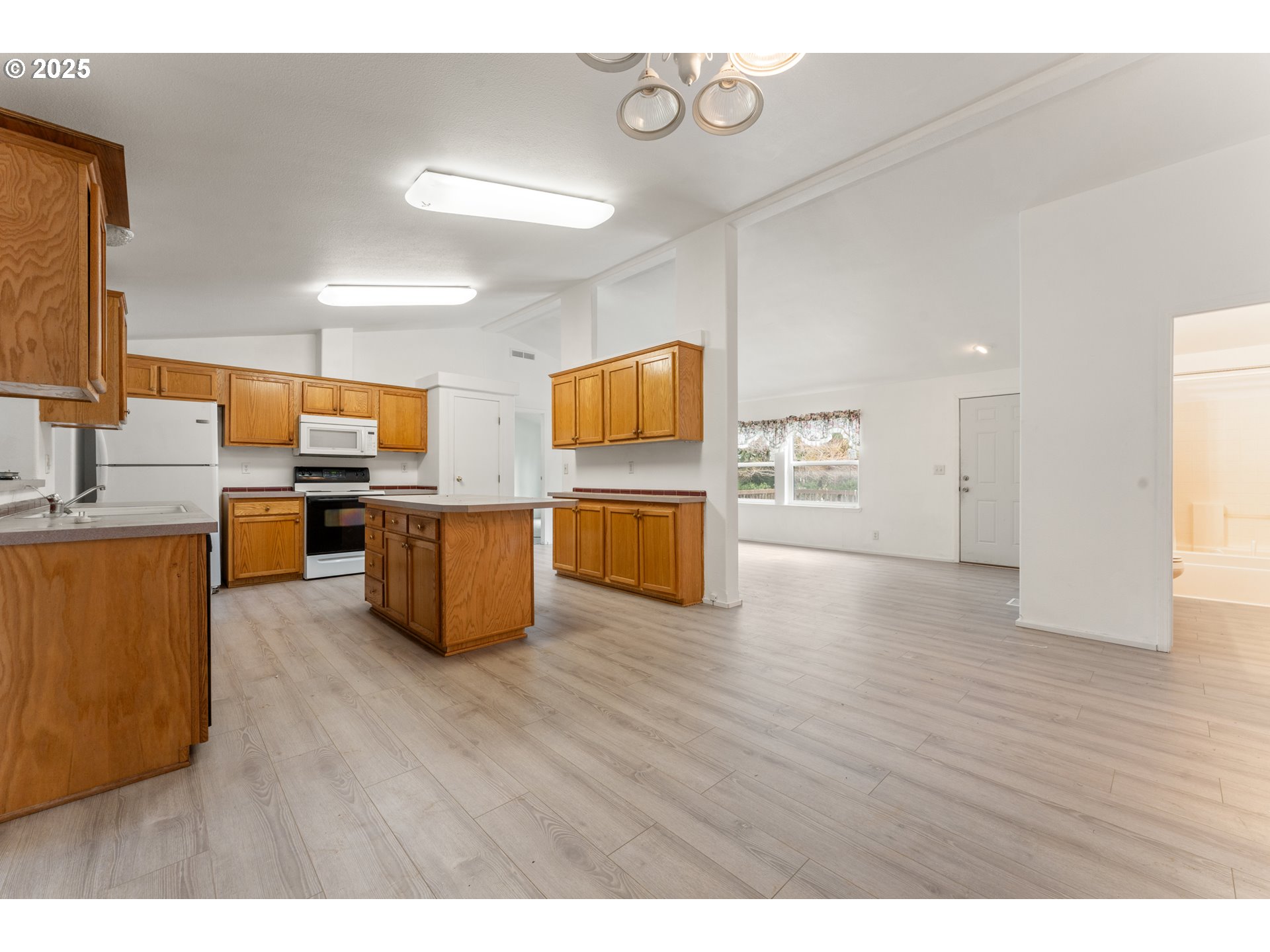 19990 SE SUMMERTIME DR