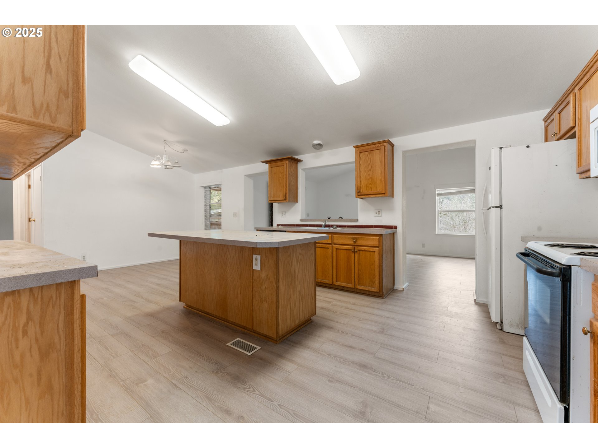 19990 SE SUMMERTIME DR