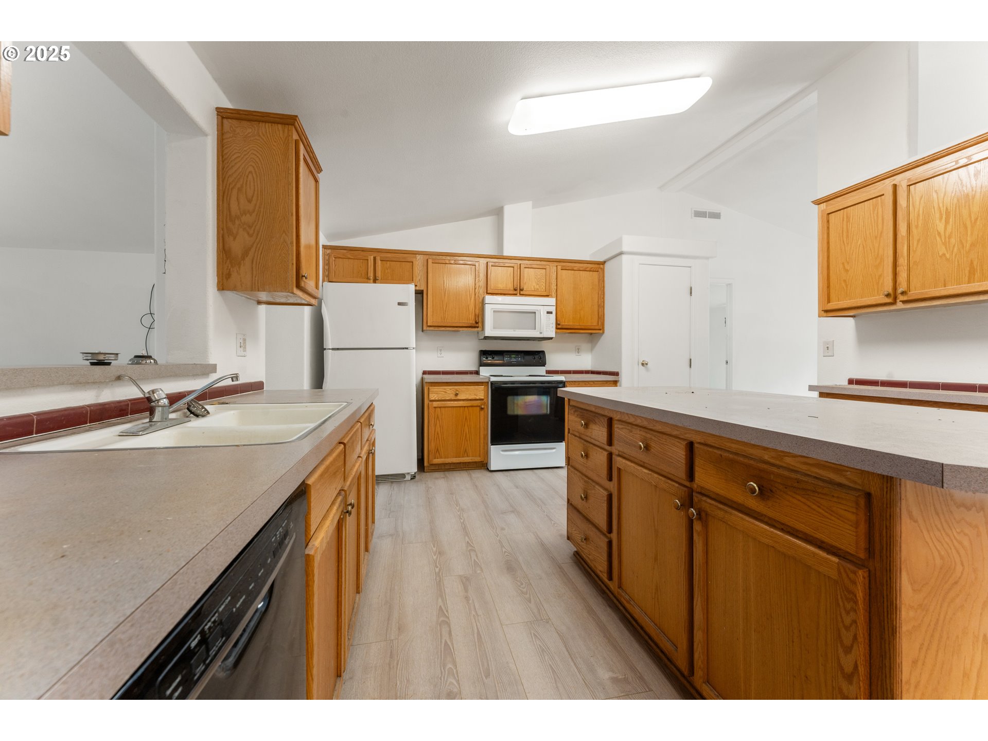 19990 SE SUMMERTIME DR