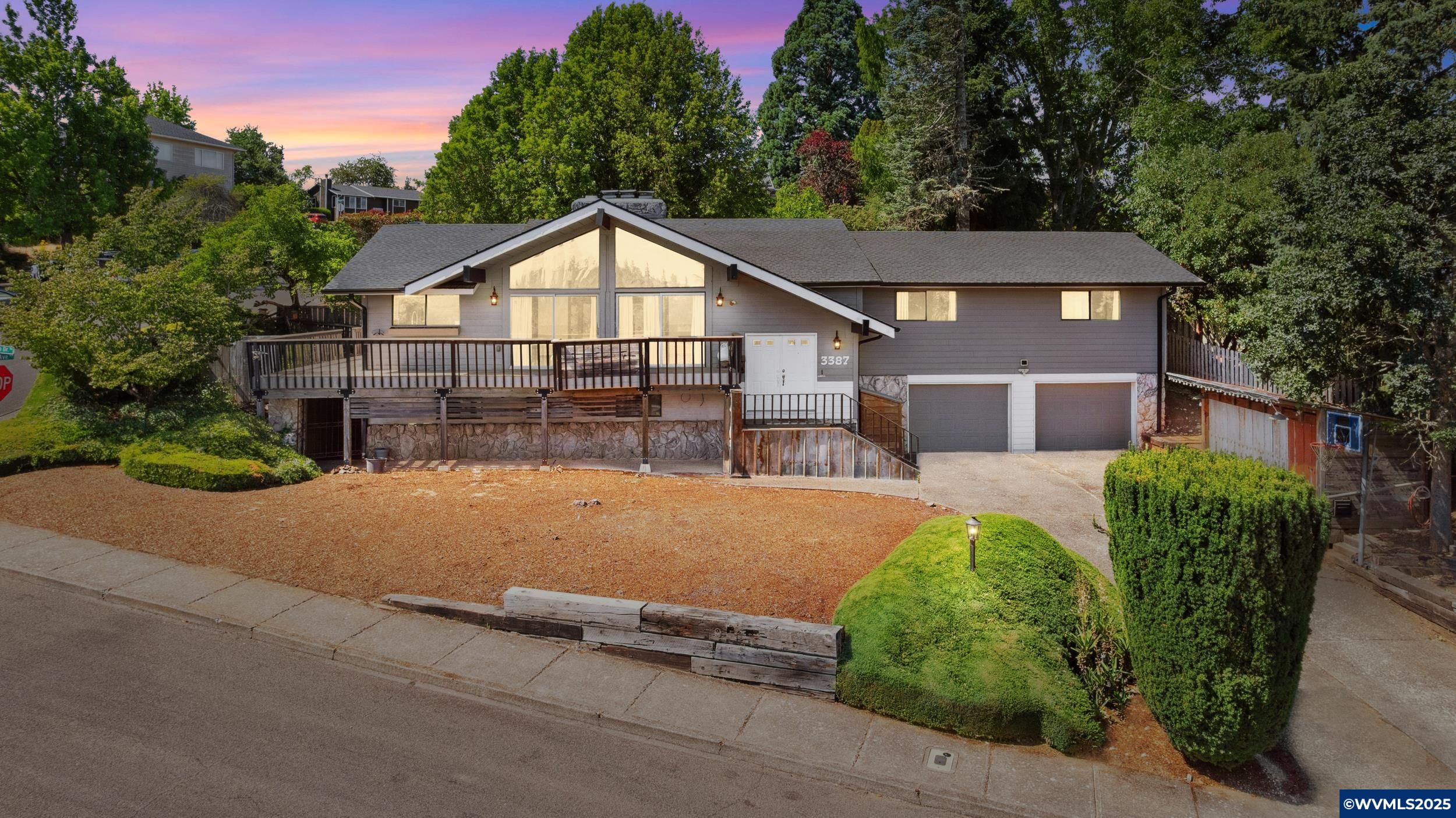 3387 Champlain Ct