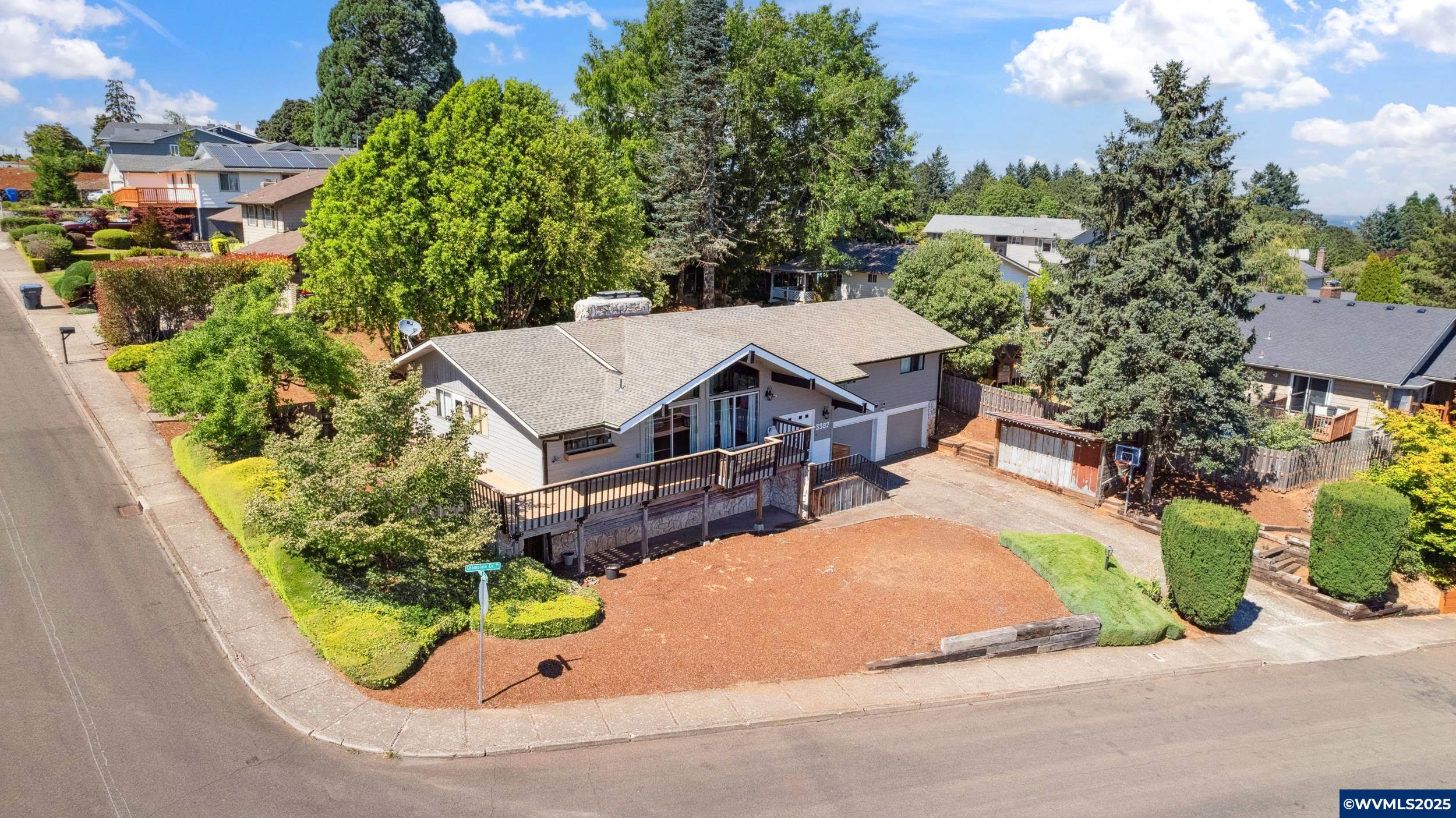 3387 Champlain Ct