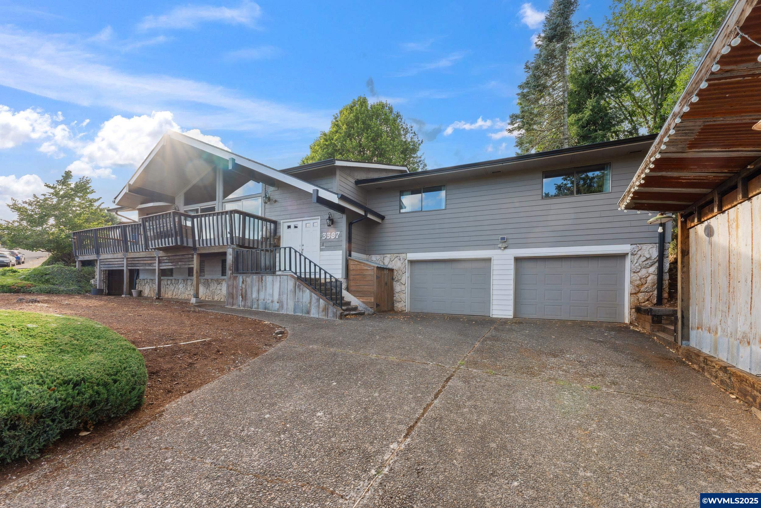 3387 Champlain Ct