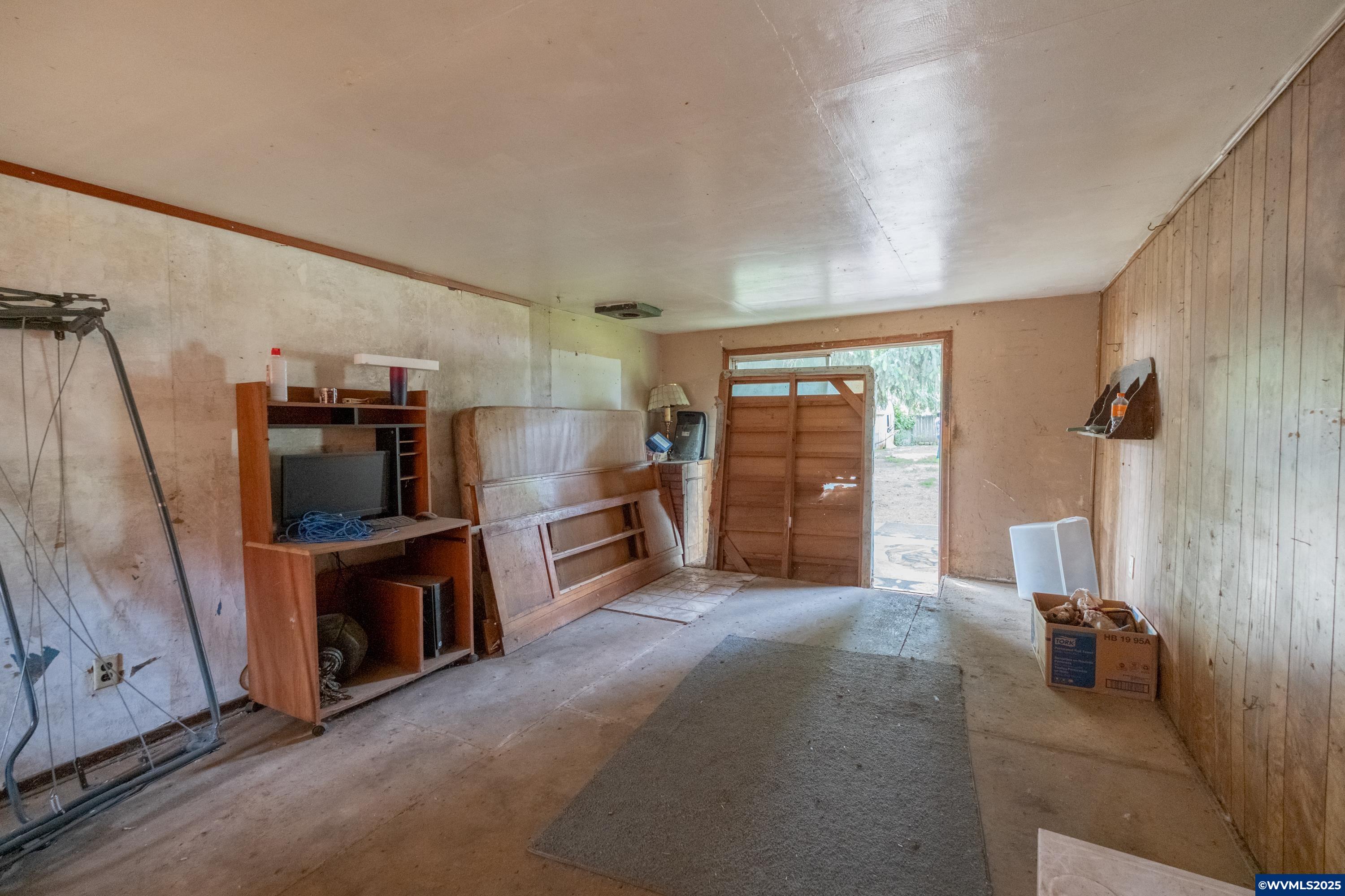 275 Kenwood Av