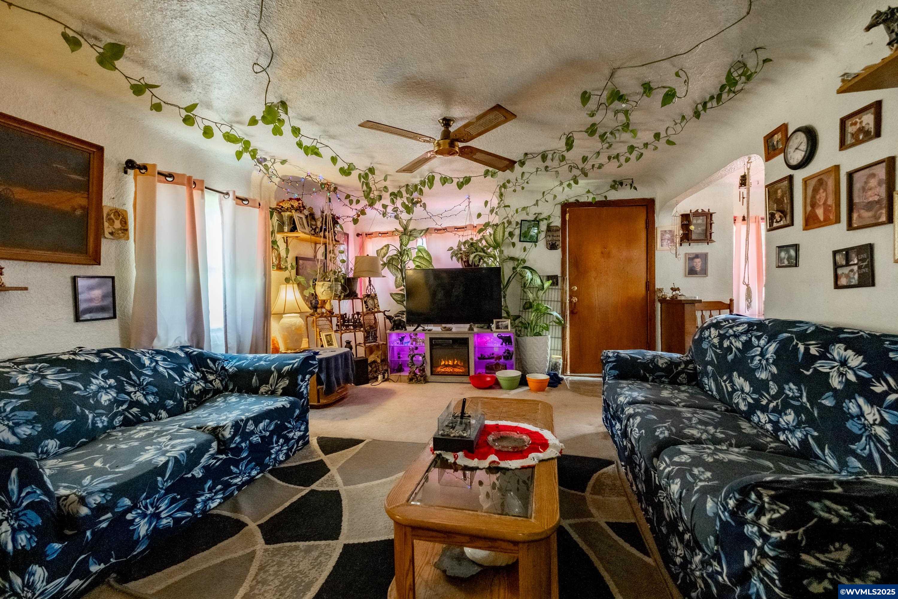275 Kenwood Av
