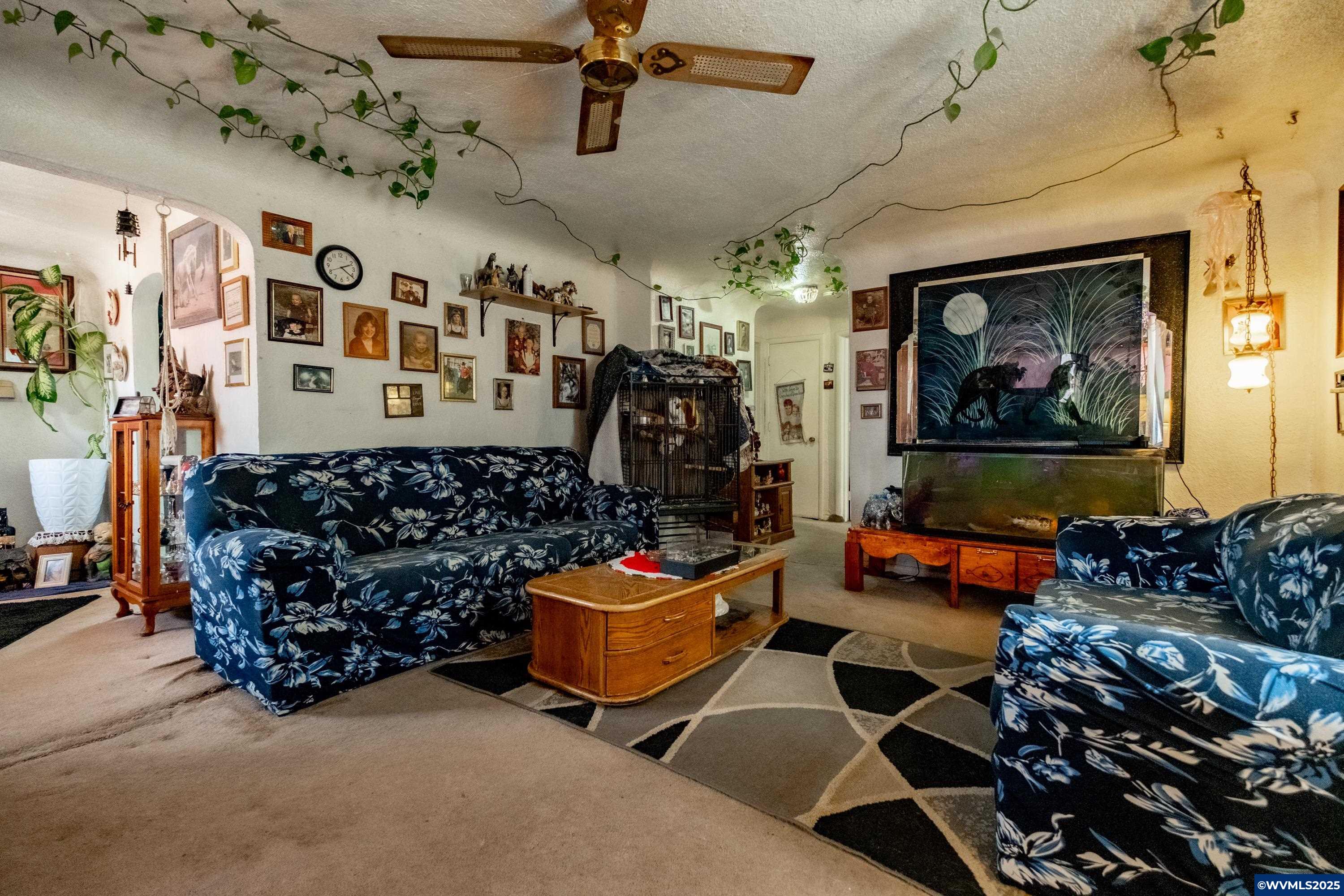 275 Kenwood Av
