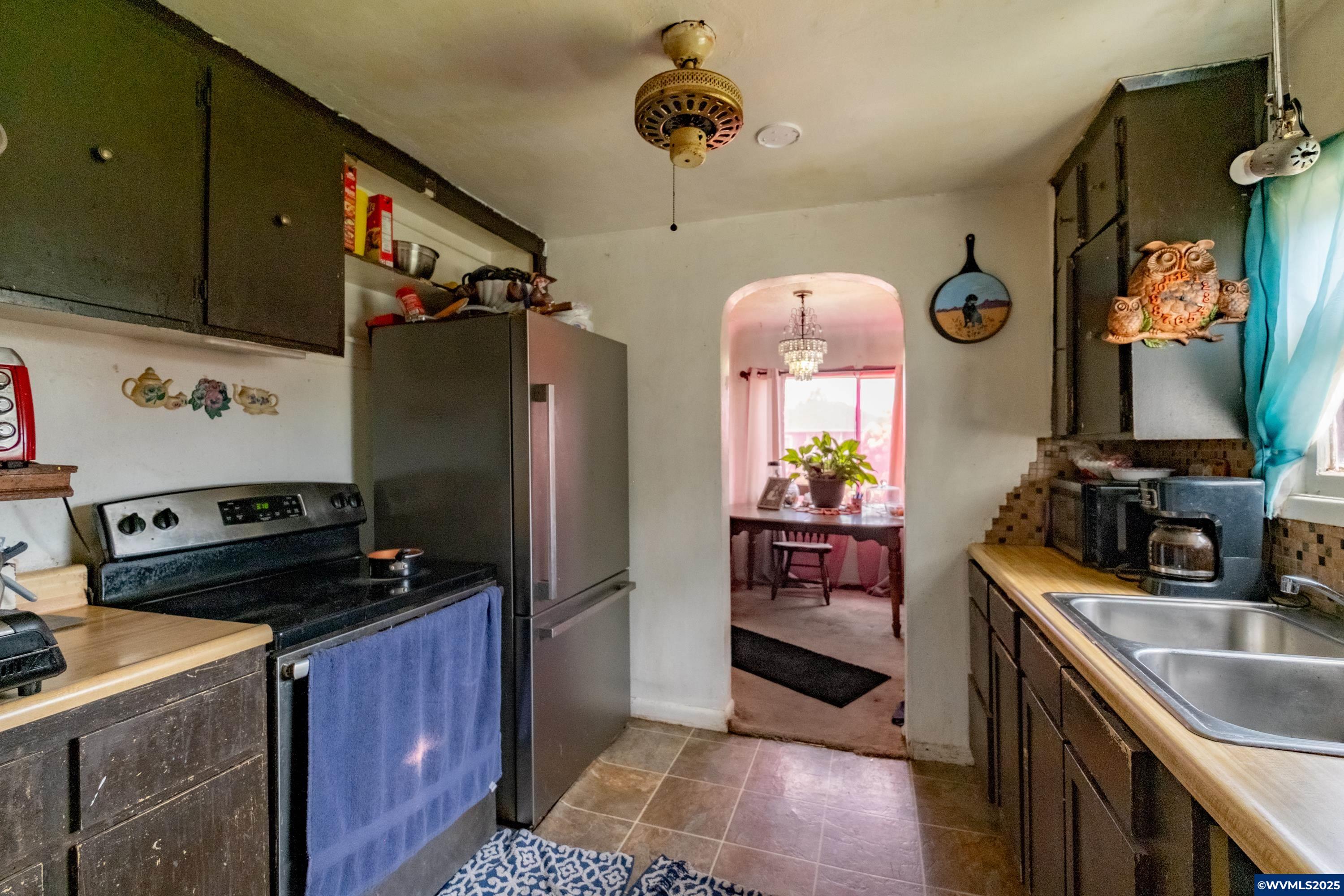 275 Kenwood Av