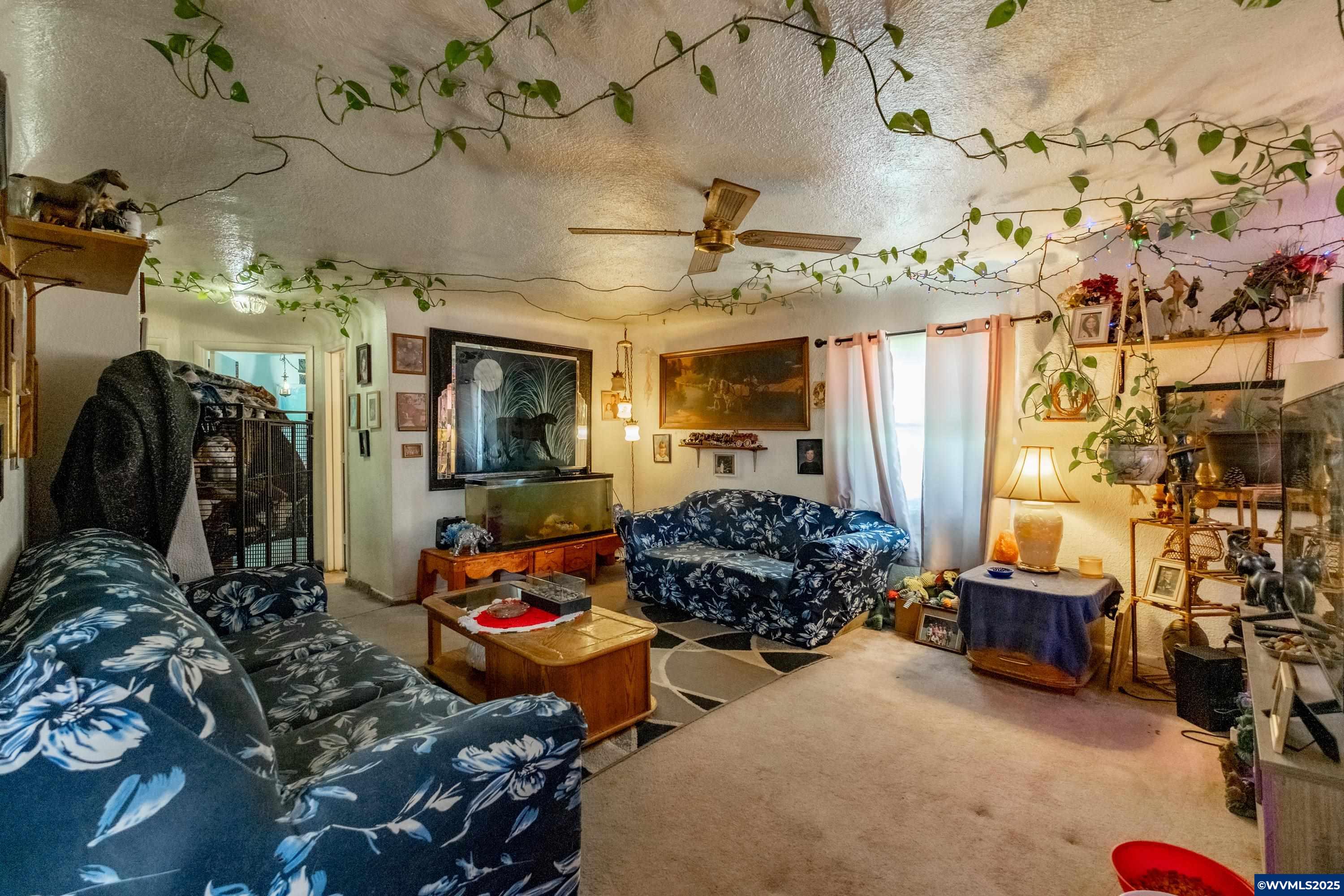 275 Kenwood Av
