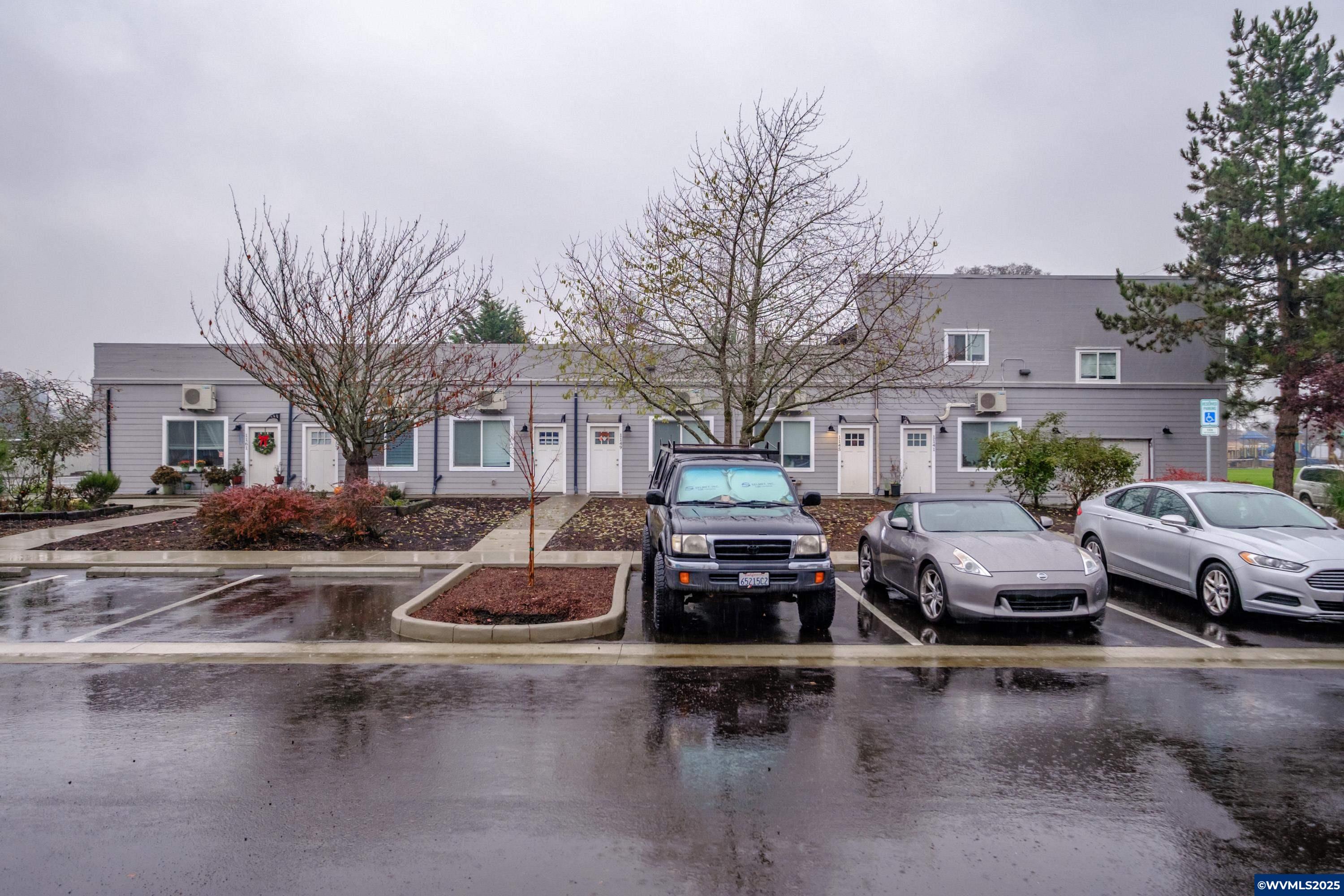 1127-1195 6th Av