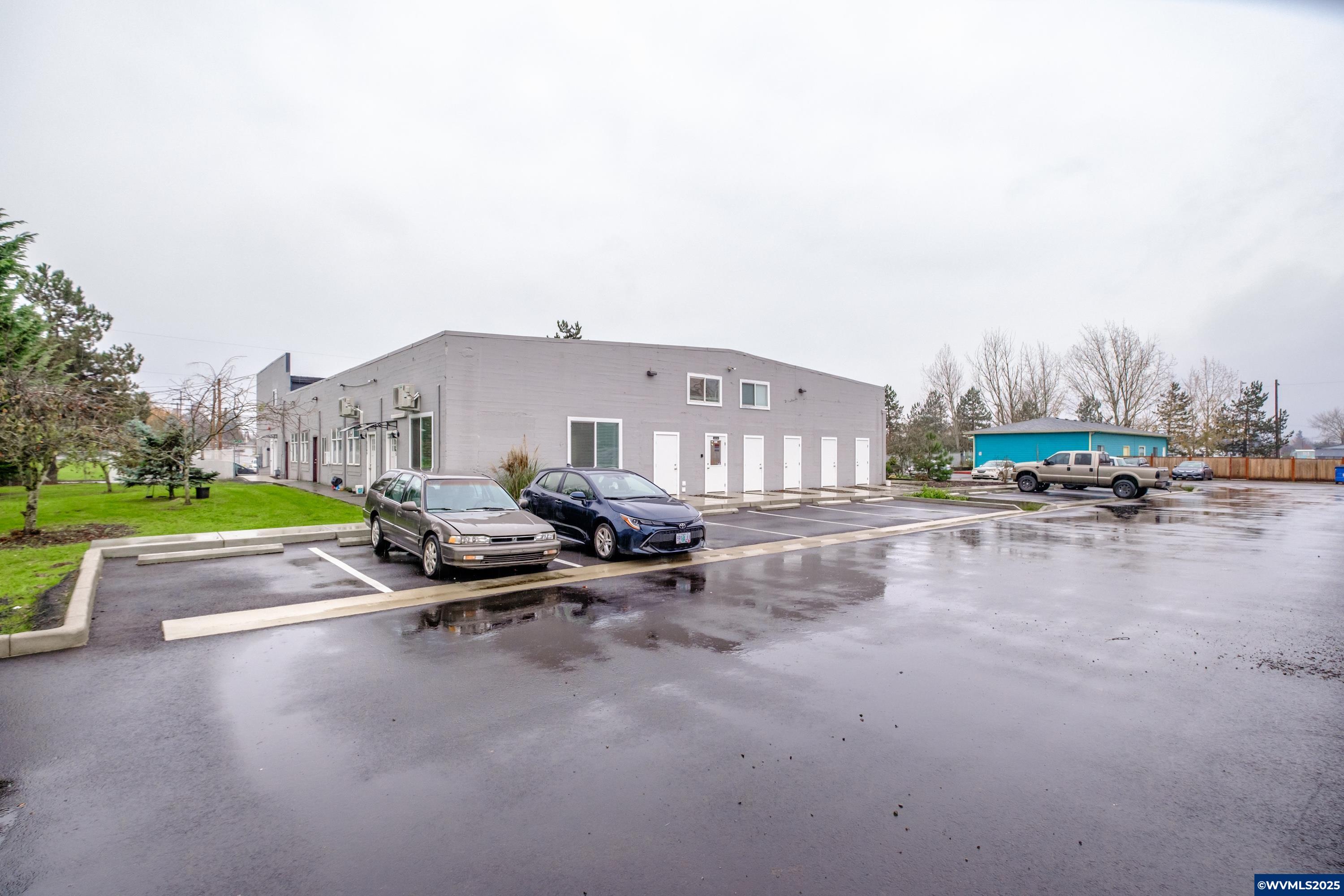 1127-1195 6th Av