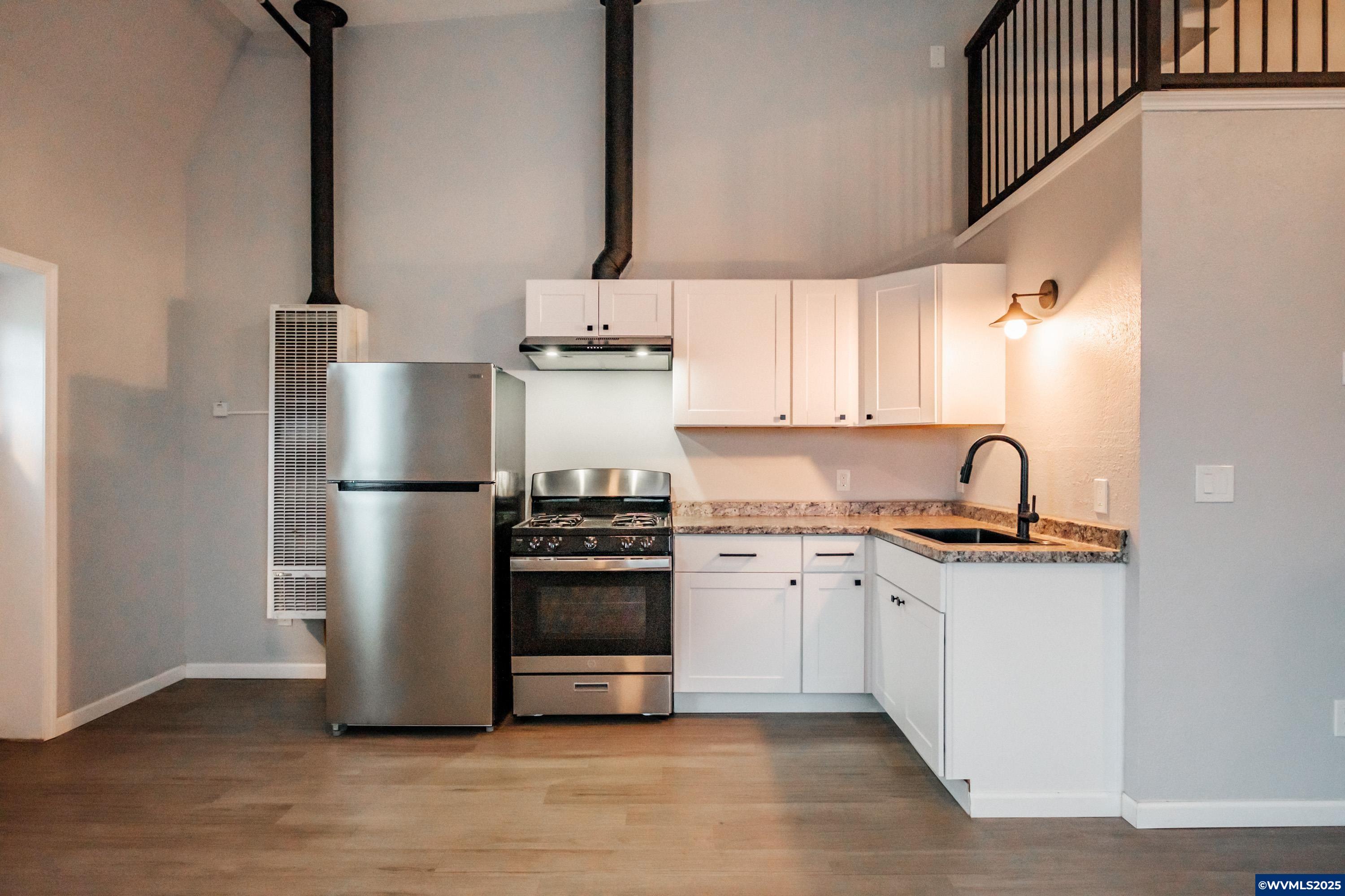 1127-1195 6th Av