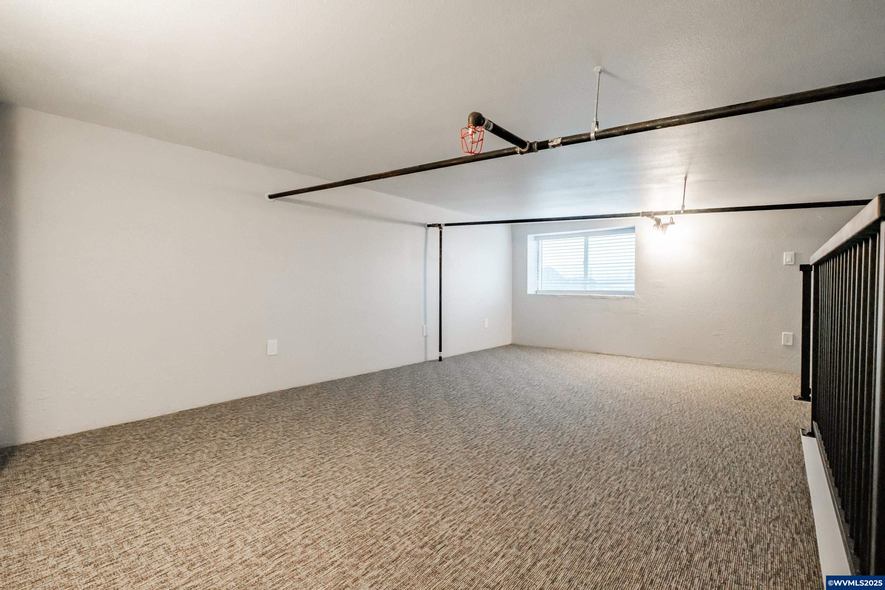 1127-1195 6th Av