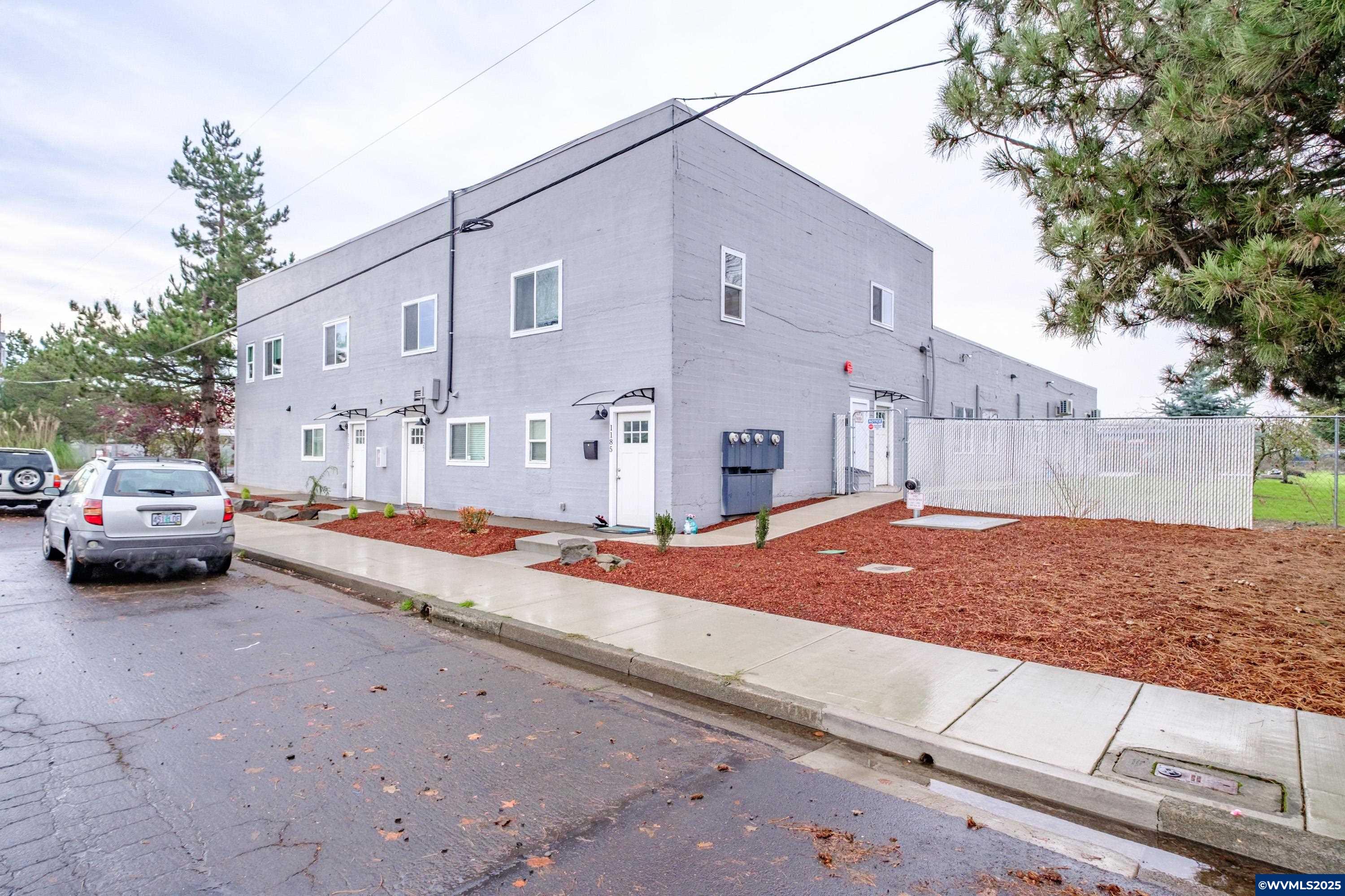 1127-1195 6th Av