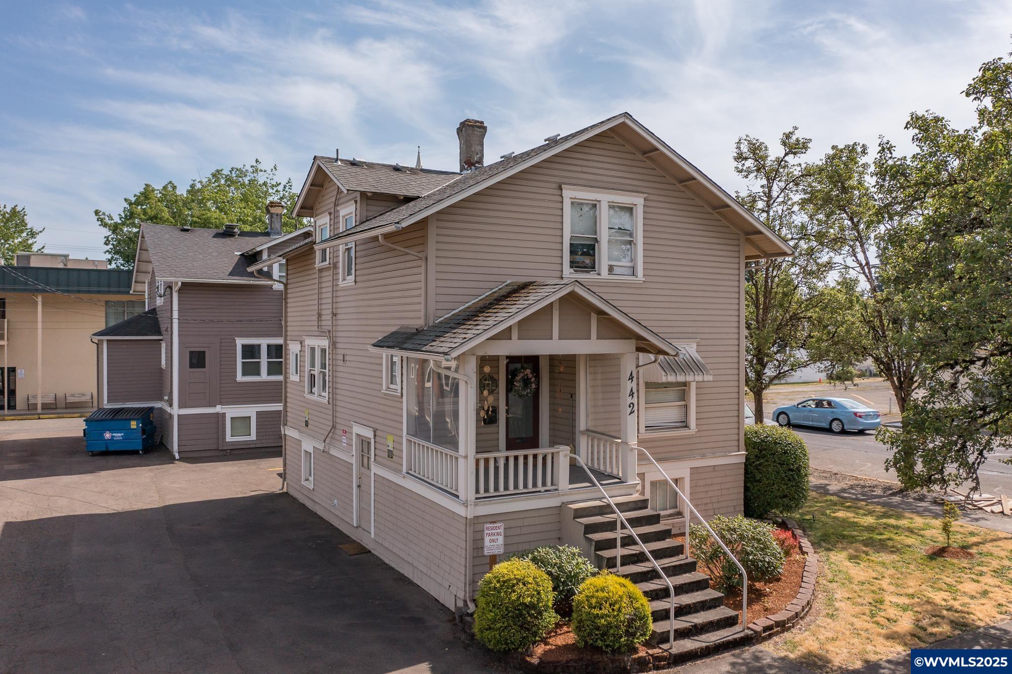 420 4th (-430 1/2) Av