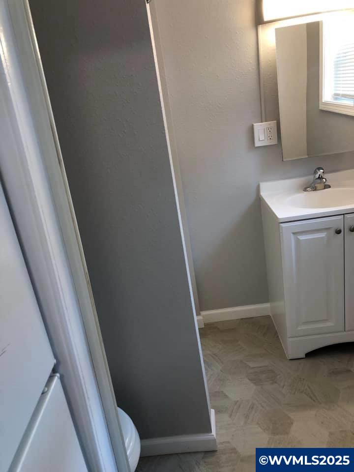 420 4th (-430 1/2) Av