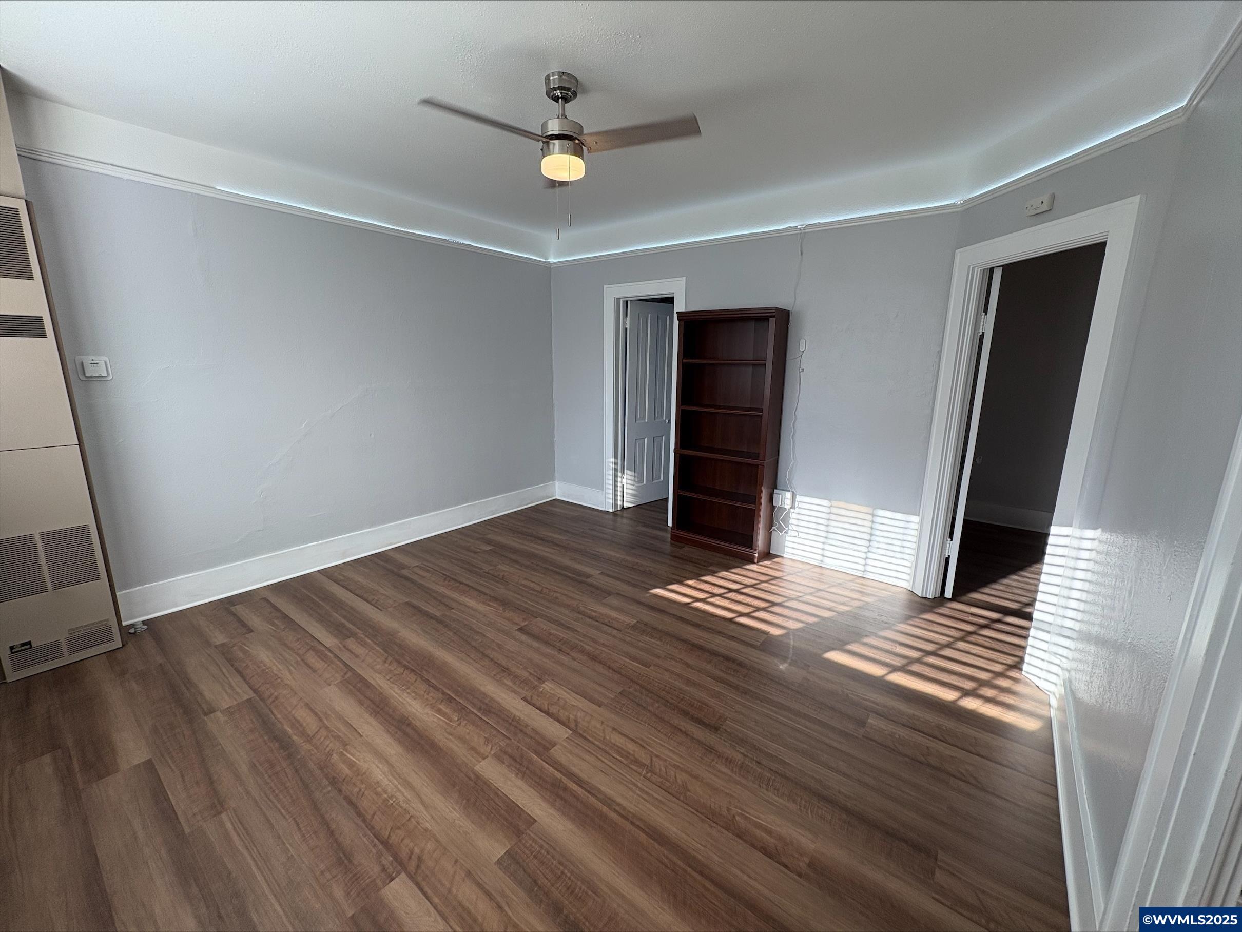 420 4th (-430 1/2) Av