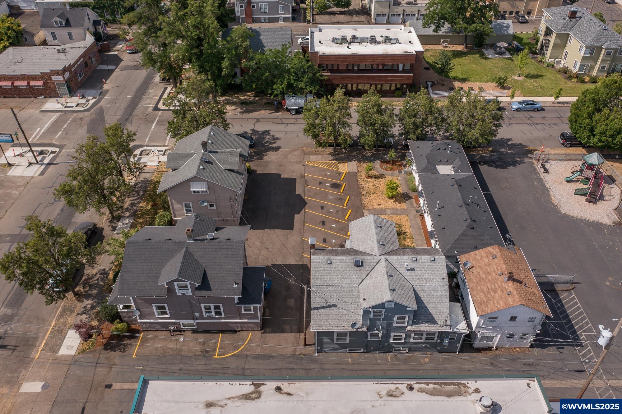 420 4th (-430 1/2) Av