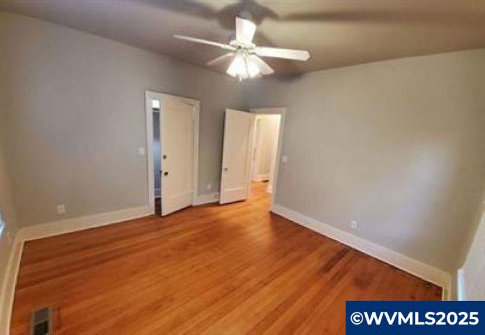 420 4th (-430 1/2) Av