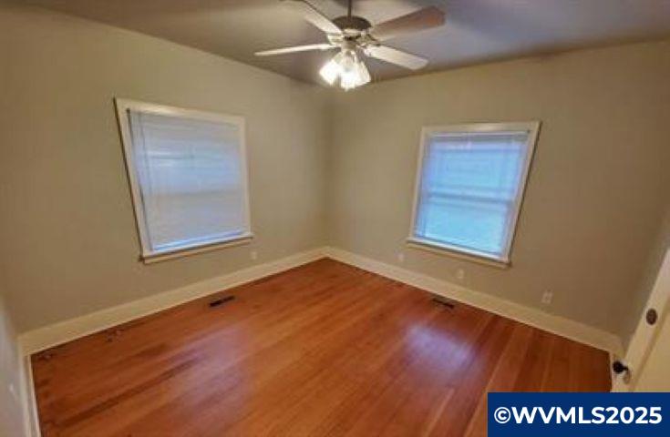 420 4th (-430 1/2) Av