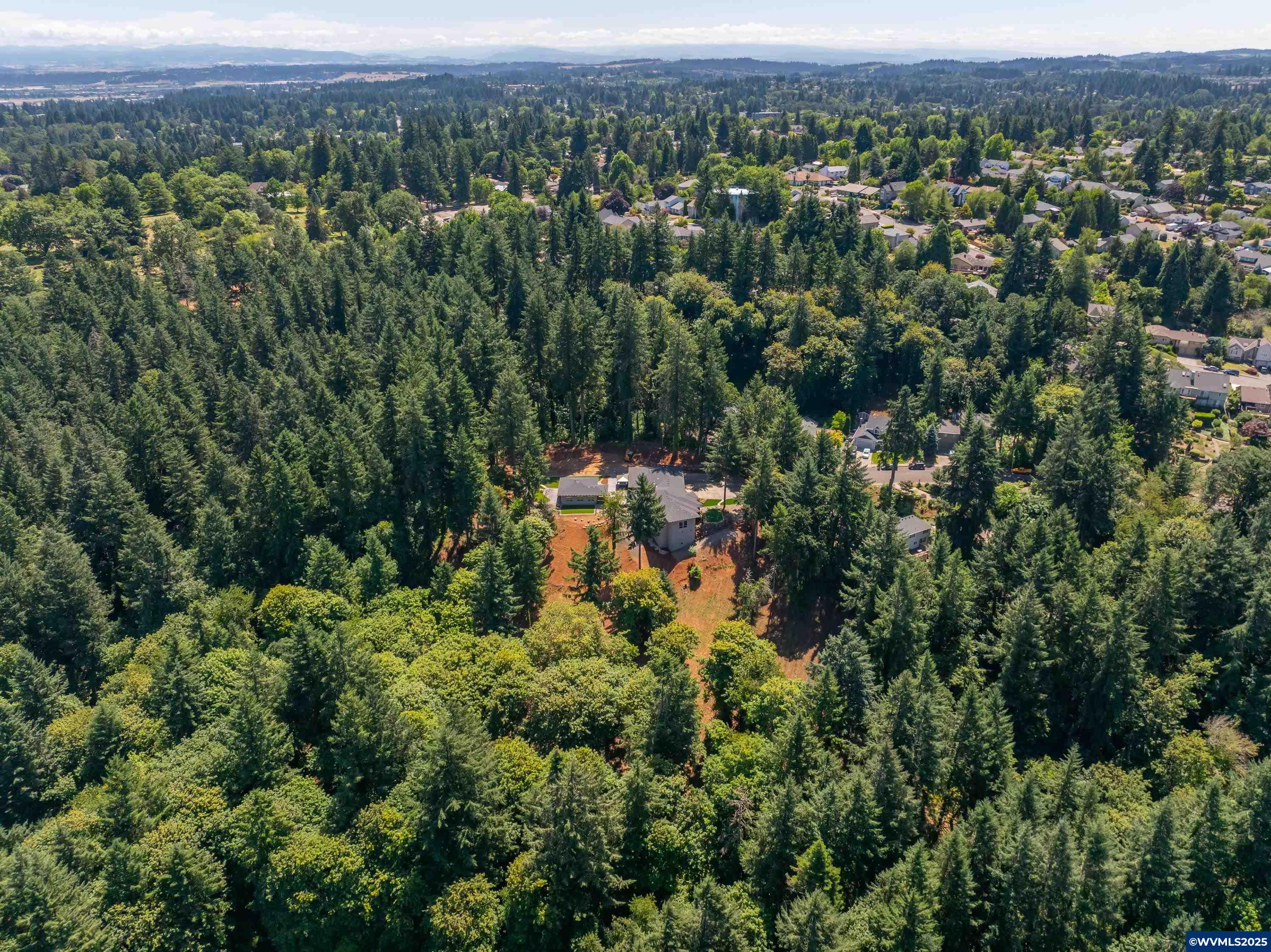 4005 Cloudview Dr