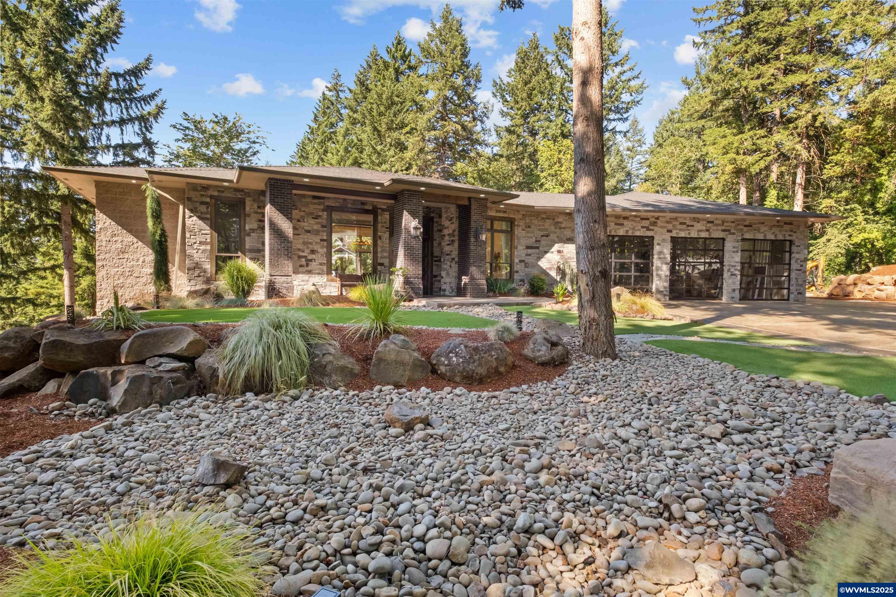 4005 Cloudview Dr