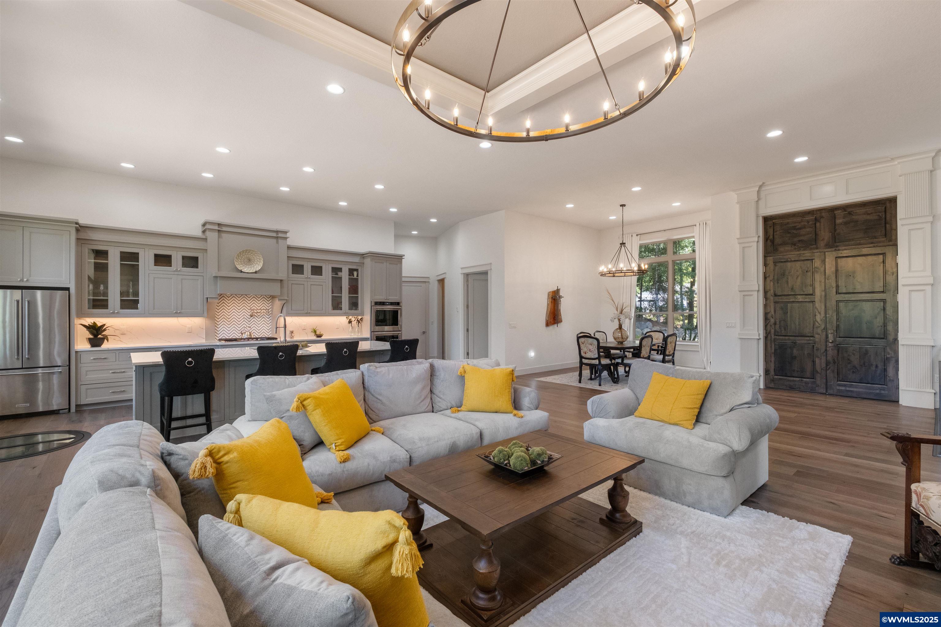4005 Cloudview Dr