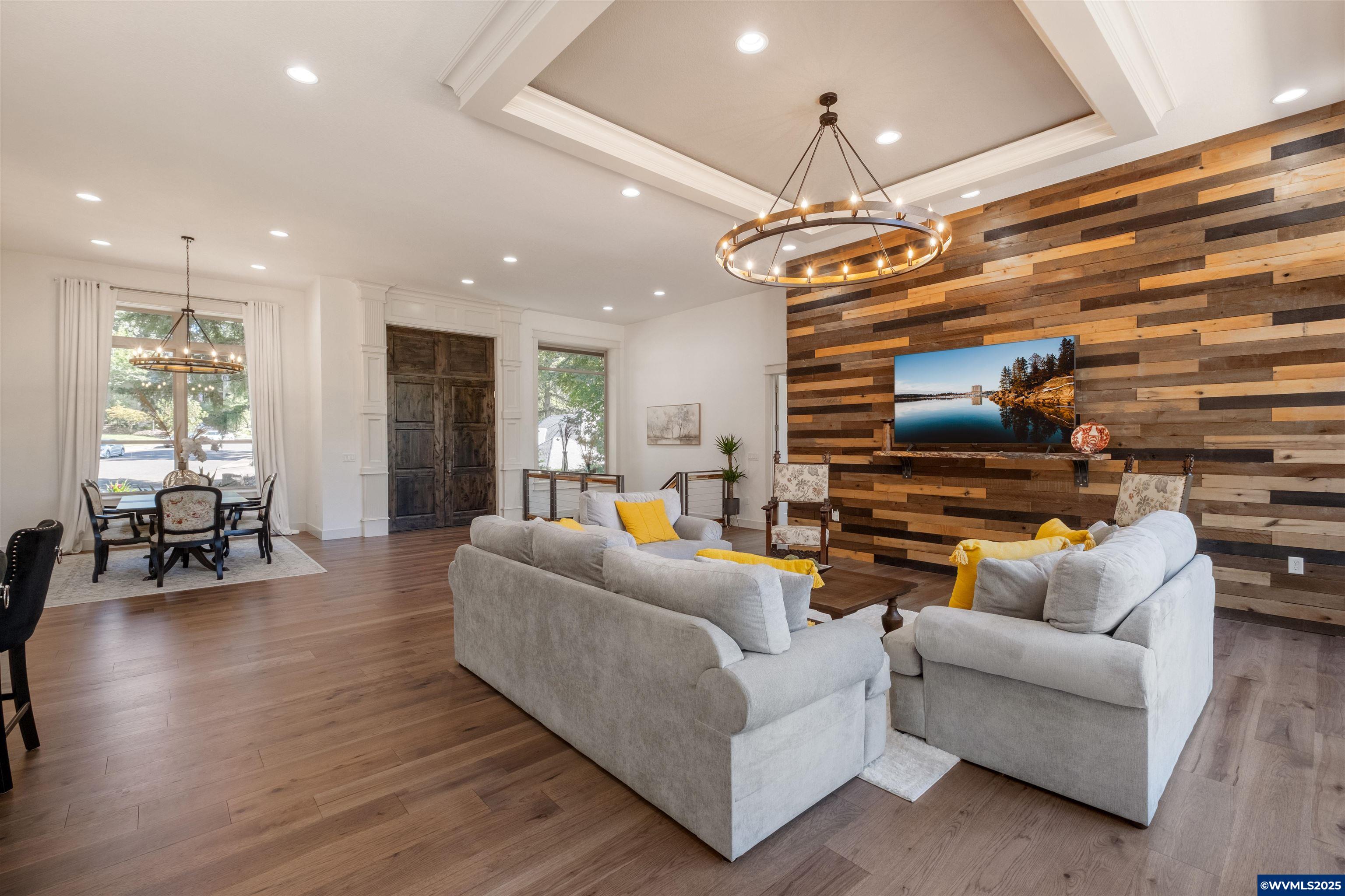 4005 Cloudview Dr