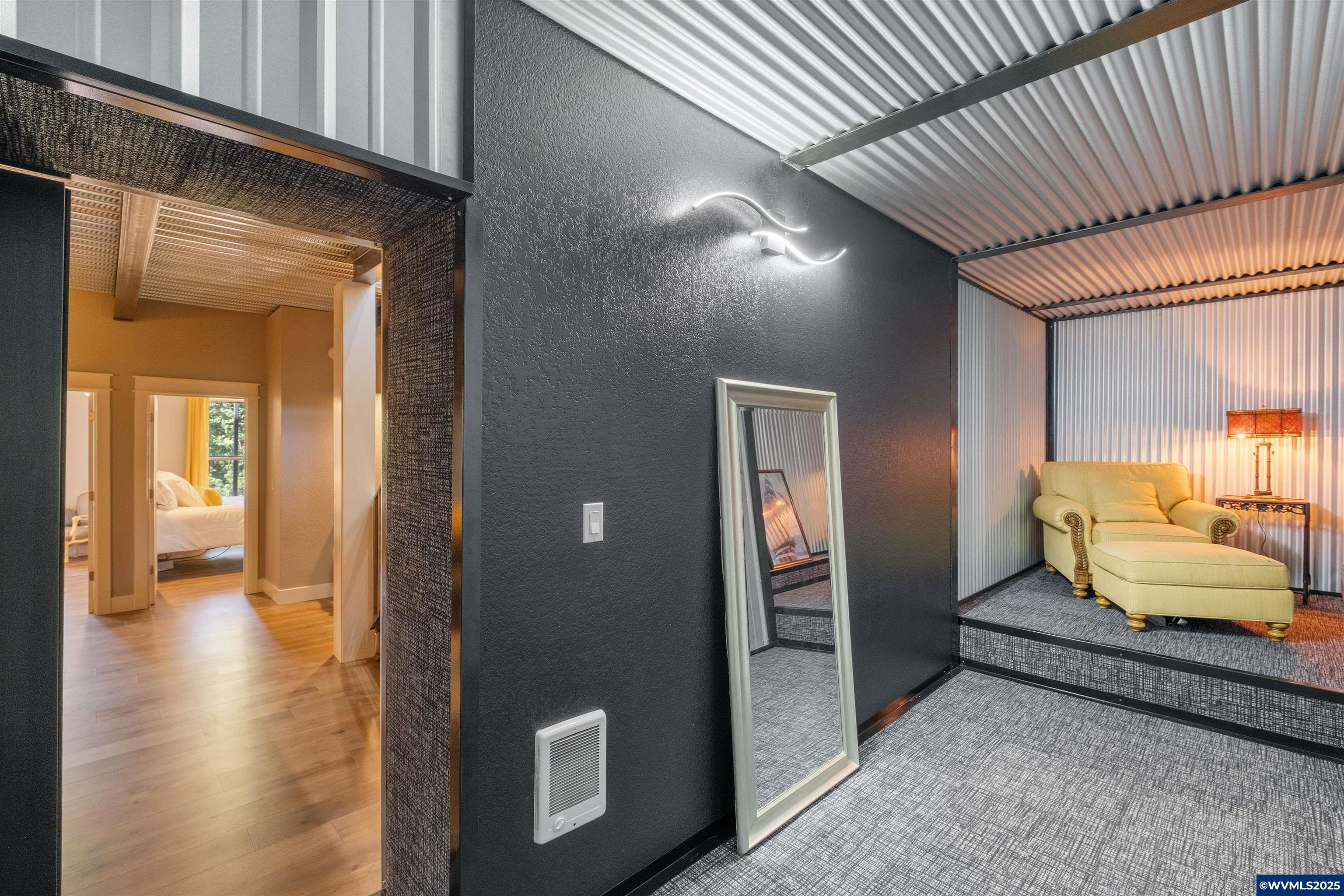 4005 Cloudview Dr