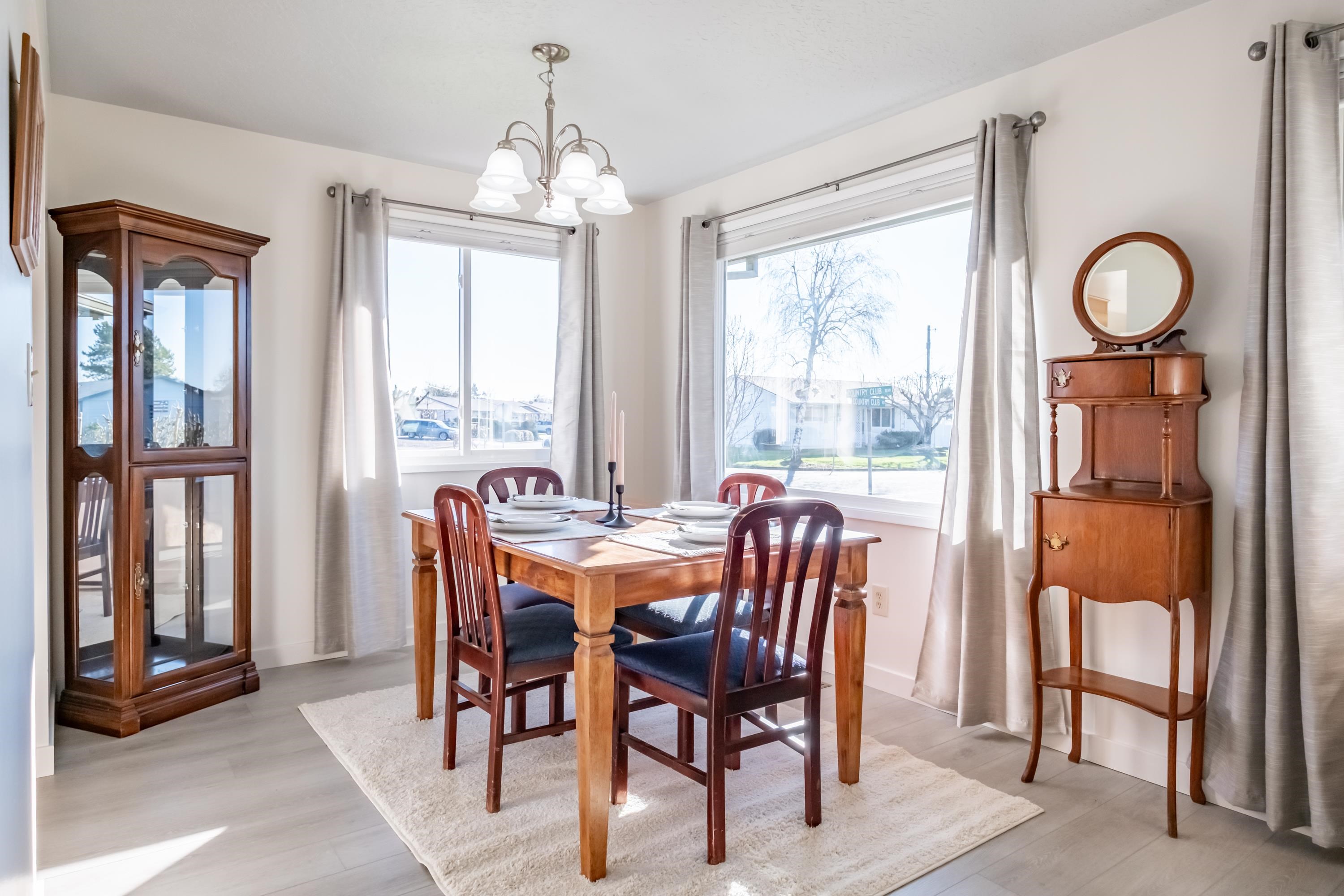 2299 Country Club Ter