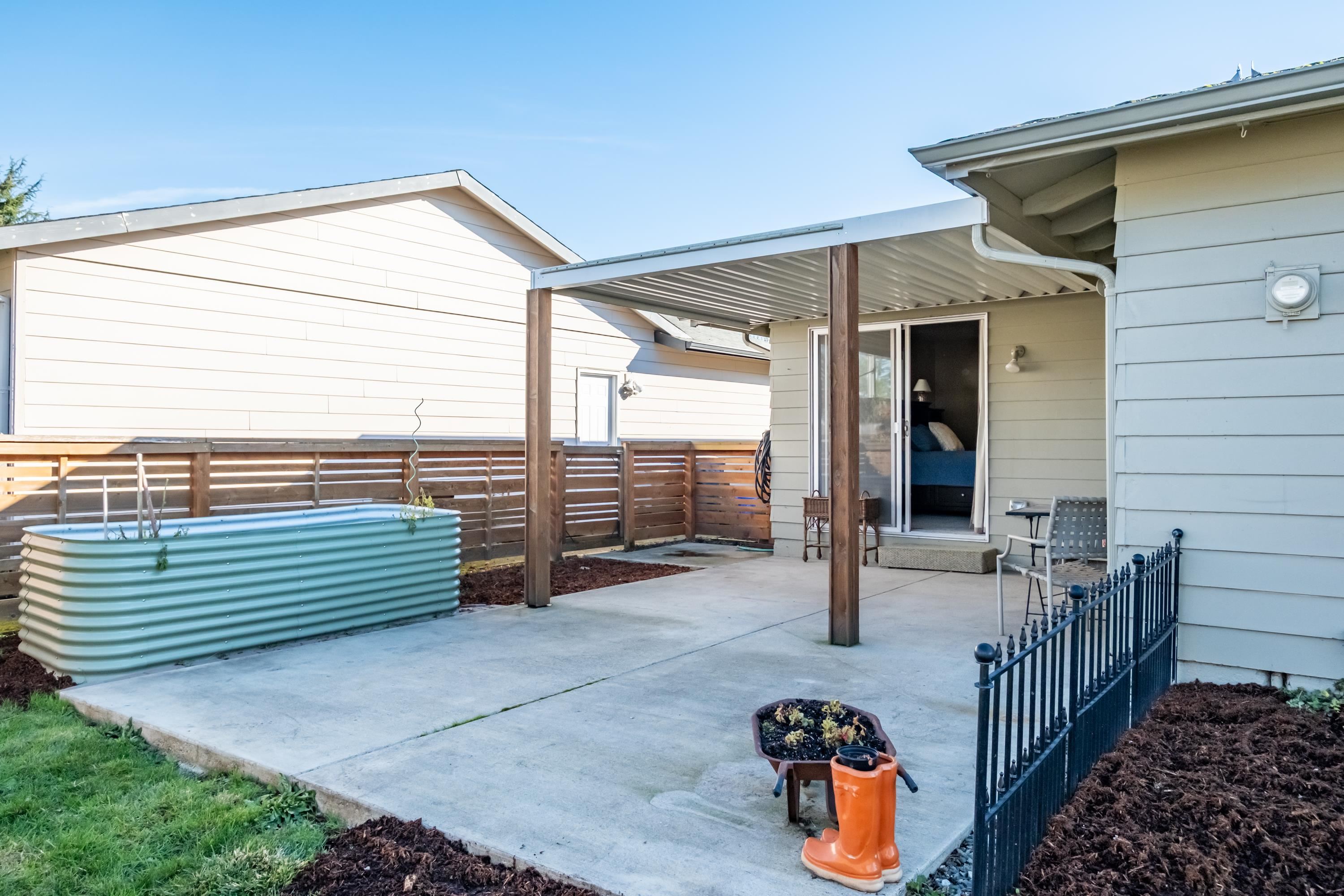 2299 Country Club Ter