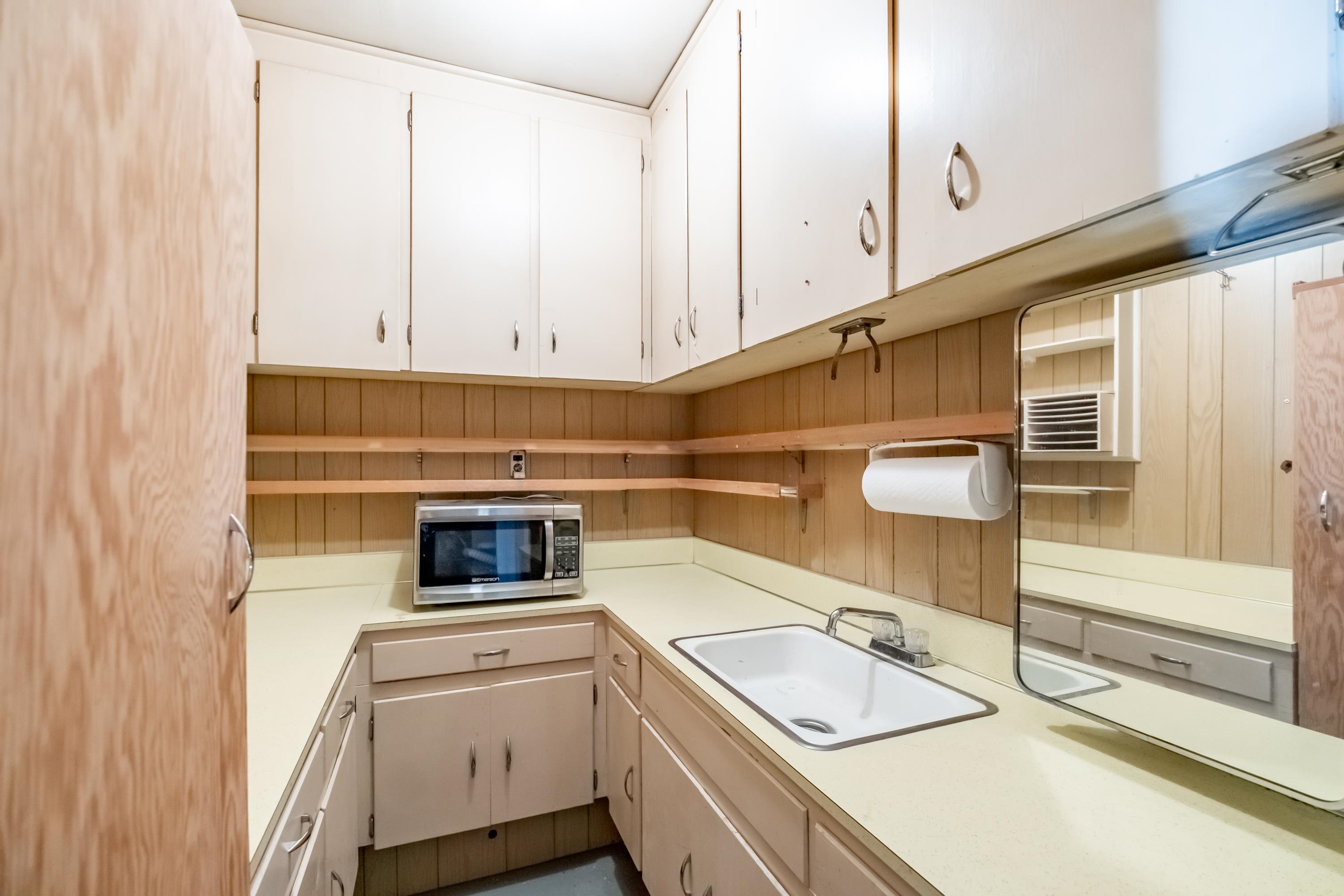 2299 Country Club Ter