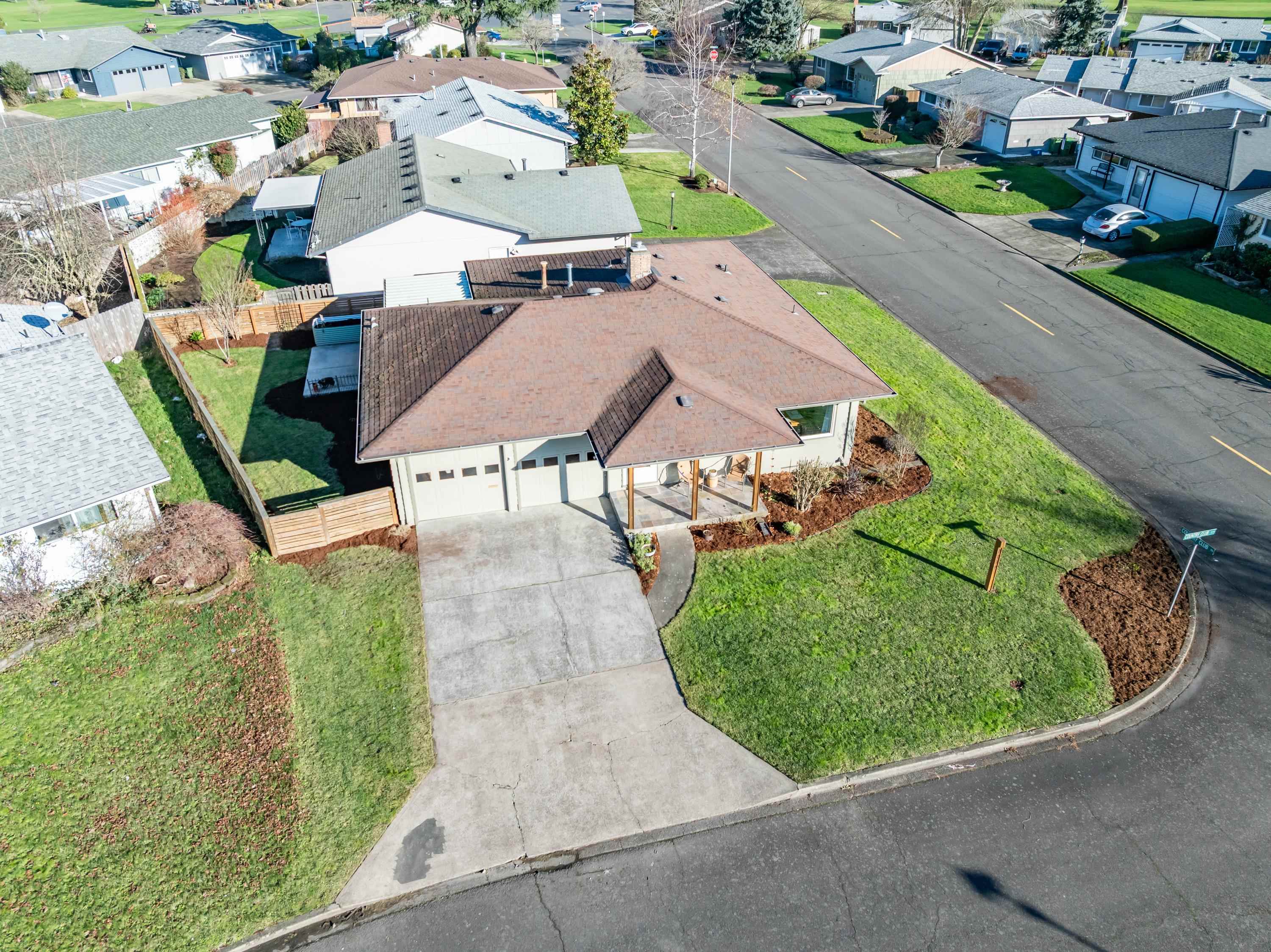 2299 Country Club Ter